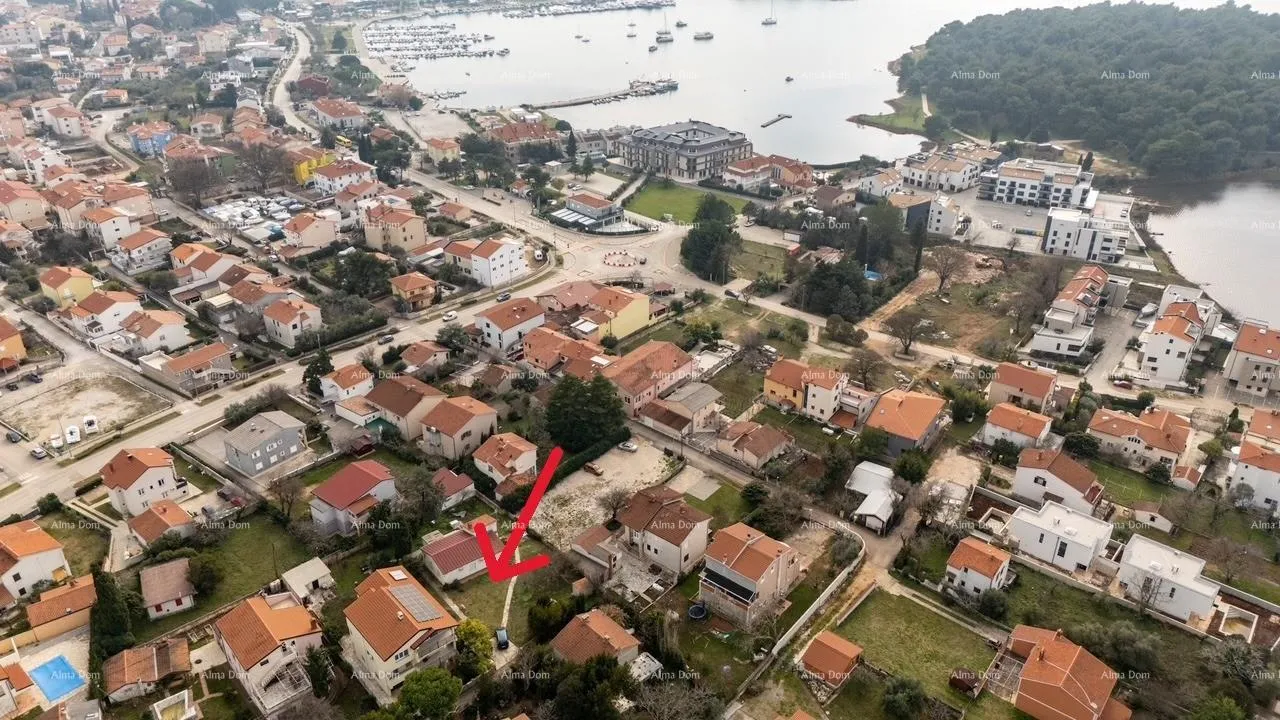 Građevinsko zemljište Eksluzivno! Građevinsko zemljište s pravomoćnom građevinskom dozvolom – 6 stanova, 300 m od mora, Medulin!