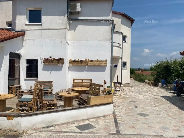 Poslovni prostor Cafe-bar (restoran) blizina Fažane. Štinjan. - Pula