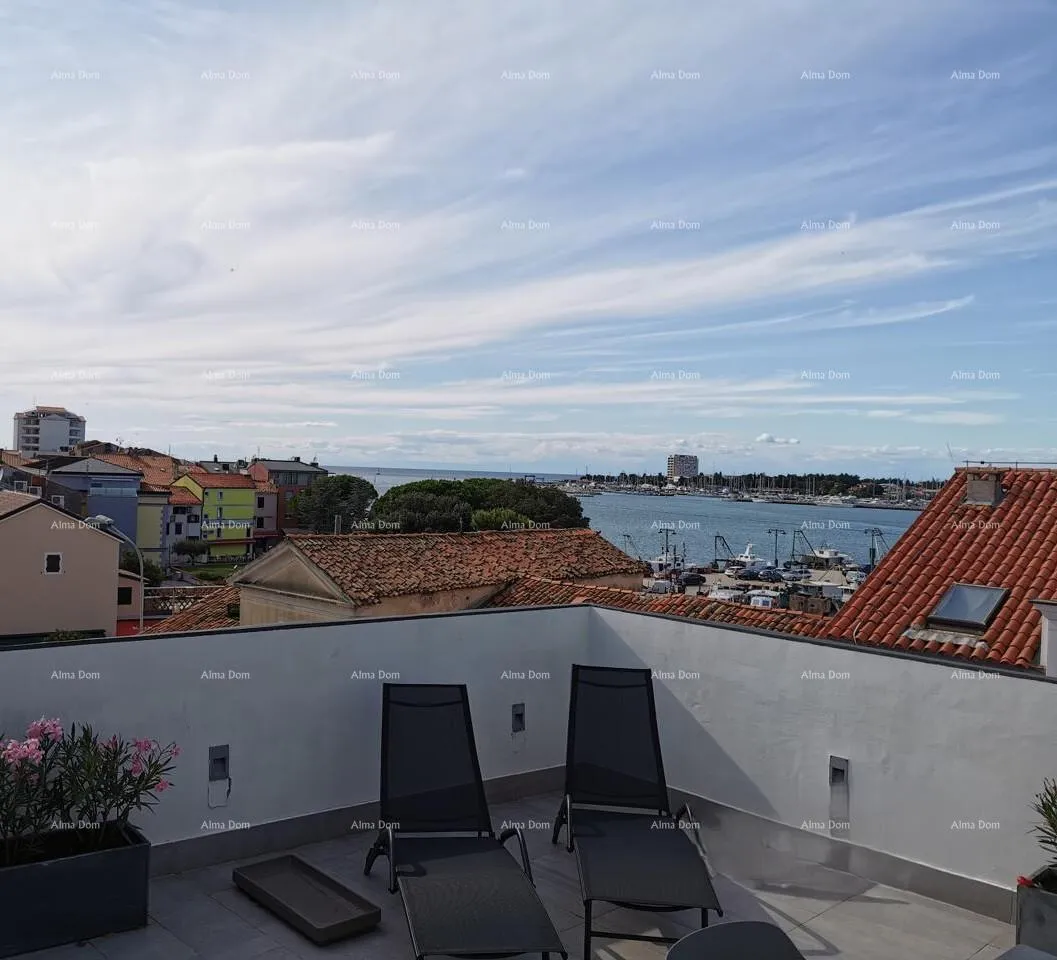 Stan Top lokacija! Dvoetažni penthouse s parkirnim mjestom i pogledom na more, Umag!