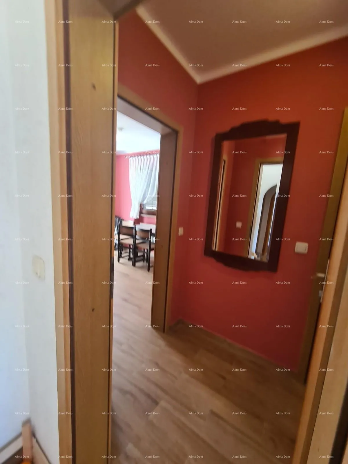 kuća prodaja velike stambene kuće, pogodne za investiciju, medulin! - slika 26