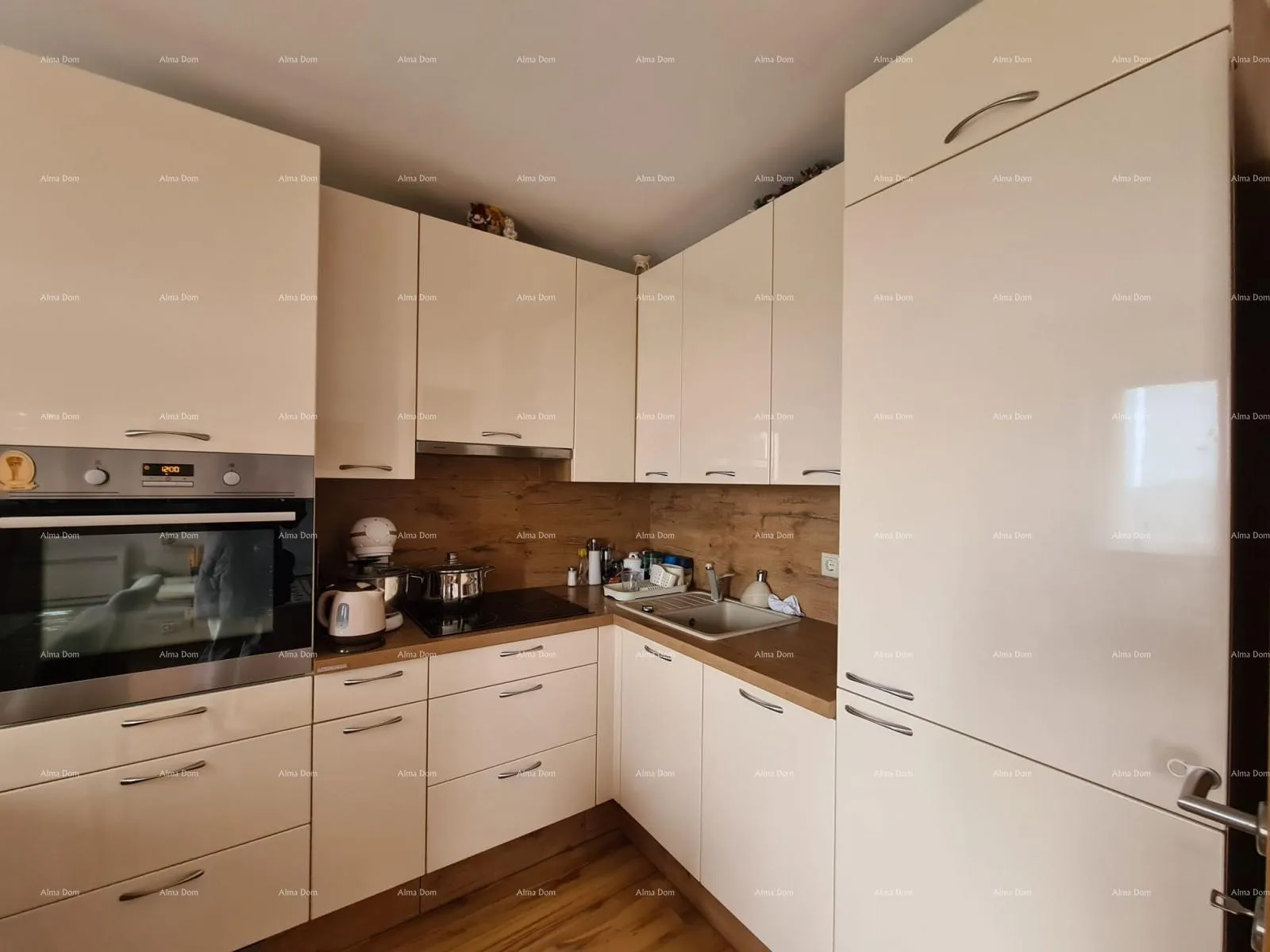 kuća kuća sa tri apartmana, medulin - slika 36