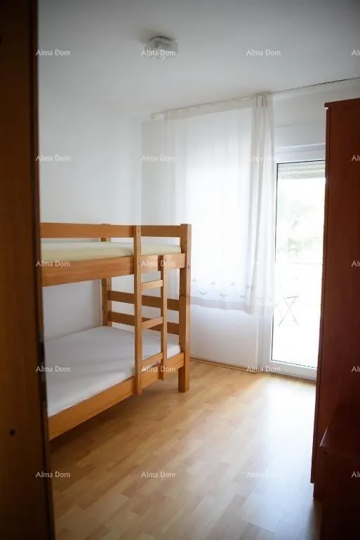 kuća prostrana kuća u premanturi s pet spavaćih soba i vrtom, idealna za obitelj ili investiciju - slika 17
