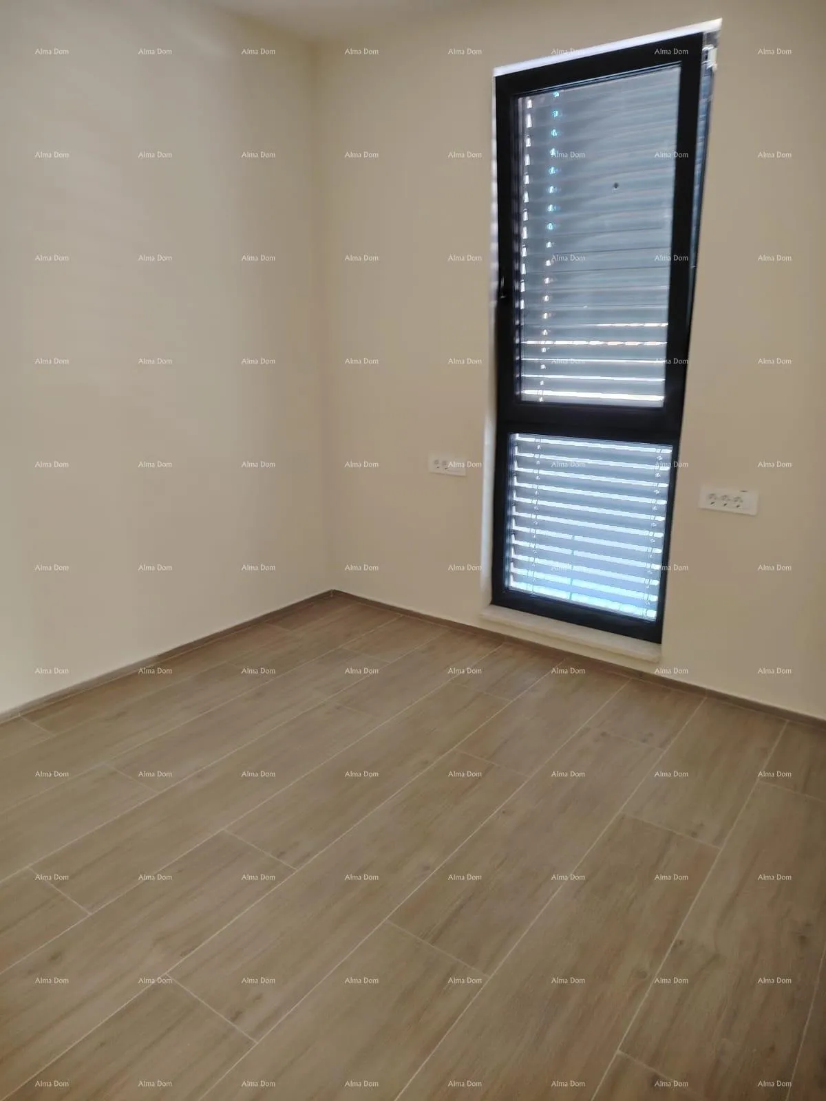 stan prodaje se luksuzan stan u medulinu, strogi centar mjesta, par minuta lagane šetnje do rive i mora. - slika 15