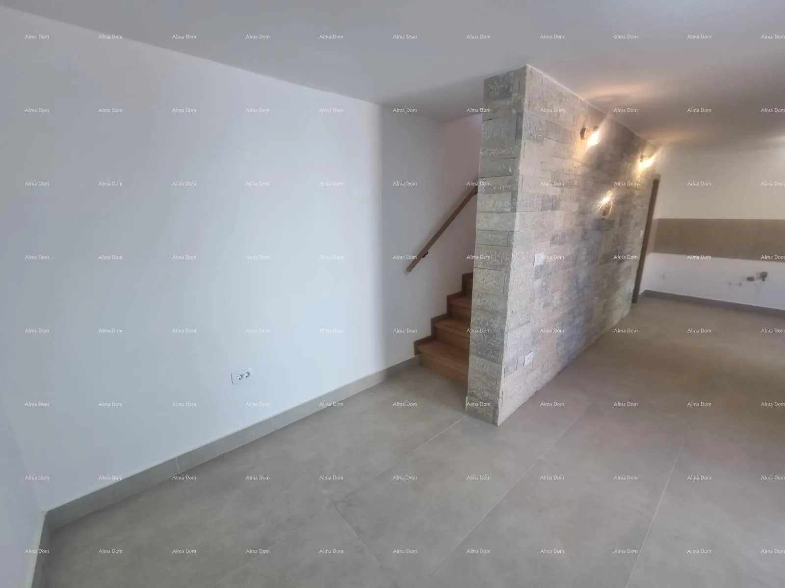 kuća prodaje se renovirana kuća, barban - slika 2