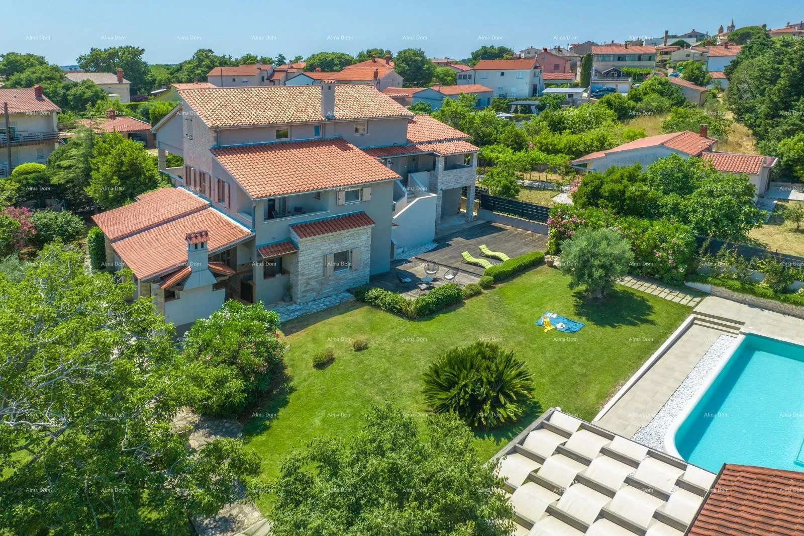 kuća prodaja - luksuzna vila s bazenom i dodatnim objektom, na prostranoj okućnici, ližnjan! - slika 25
