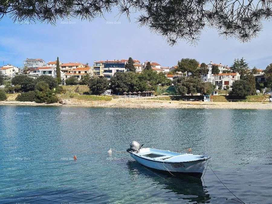 Kuća Prvi red do mora i plaže – kuća s bazenom i velikom okućnicom, Pješčana Uvala! - Pješčana uvala, Medulin
