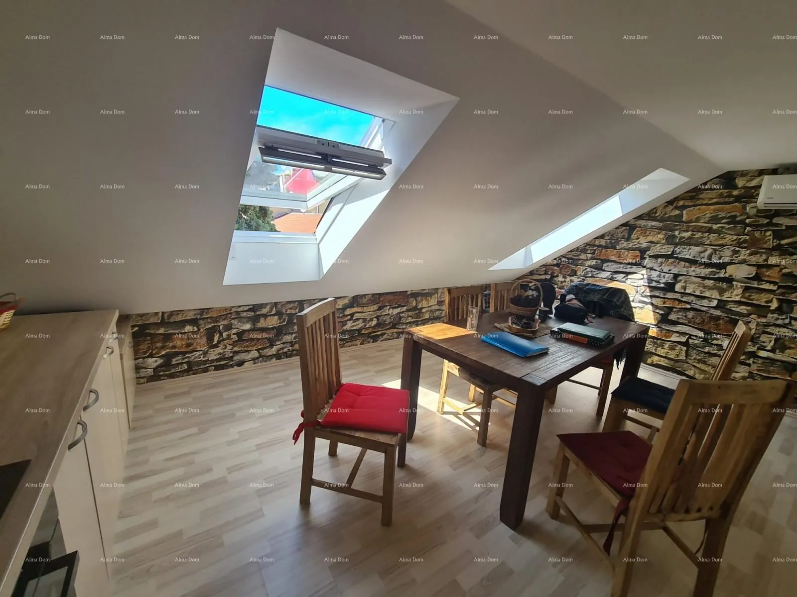 stan prodajemo stan u centru pule – 66 m² - slika 3
