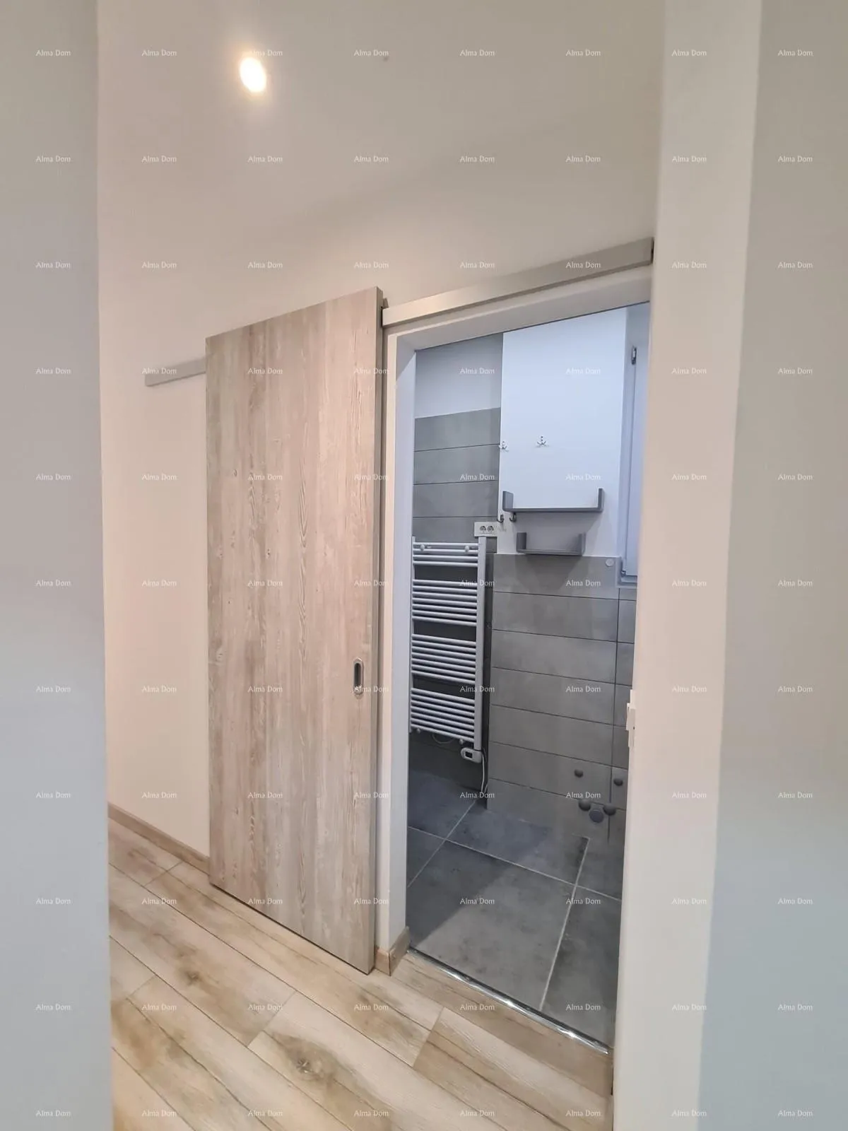 stan pula – renoviran dvosobni stan u centru, 72,83 m². stan se nalazi na glavnoj tržnici. - slika 19