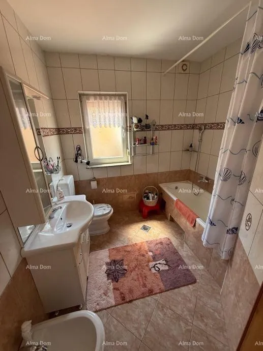 kuća prodaje se dvojna kuća u poreču, 2 km od mora - slika 8