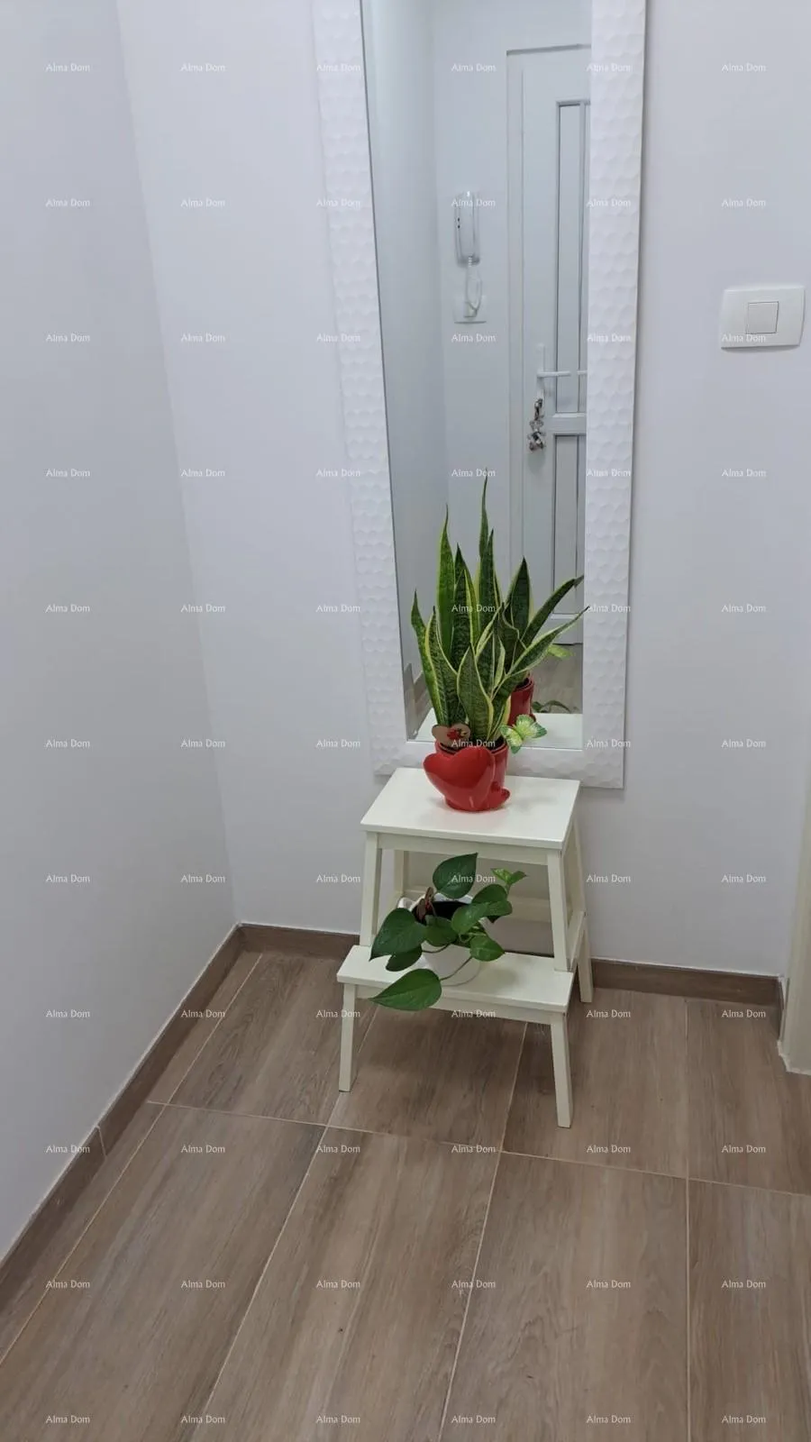 stan prodaje se lijep stan u puli – 33.20m². blizina caffe bara - slika 3