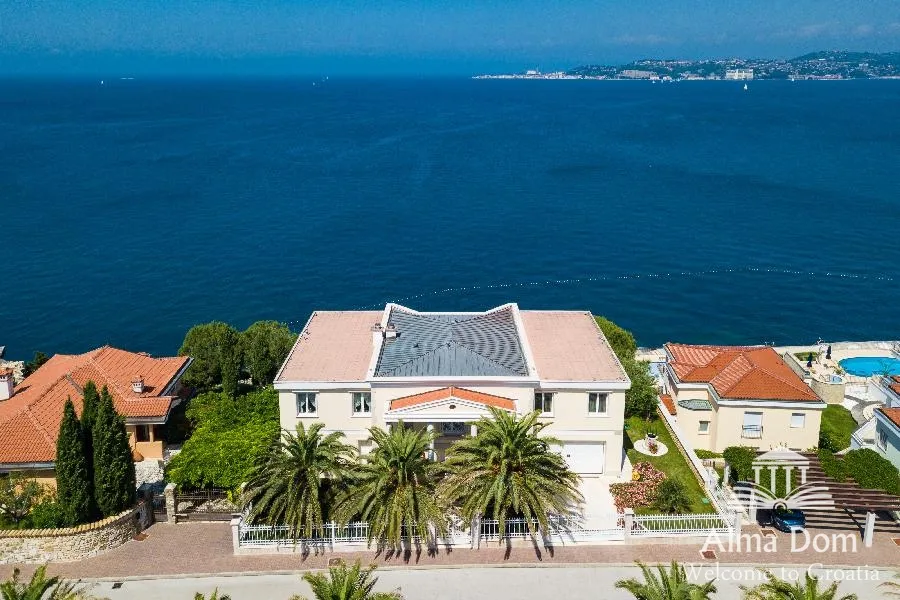 kuća umag crveni vrh. alberi. jedinstvena luksuzna nekretnina na samo obali mora. pogled na piran. - slika 3