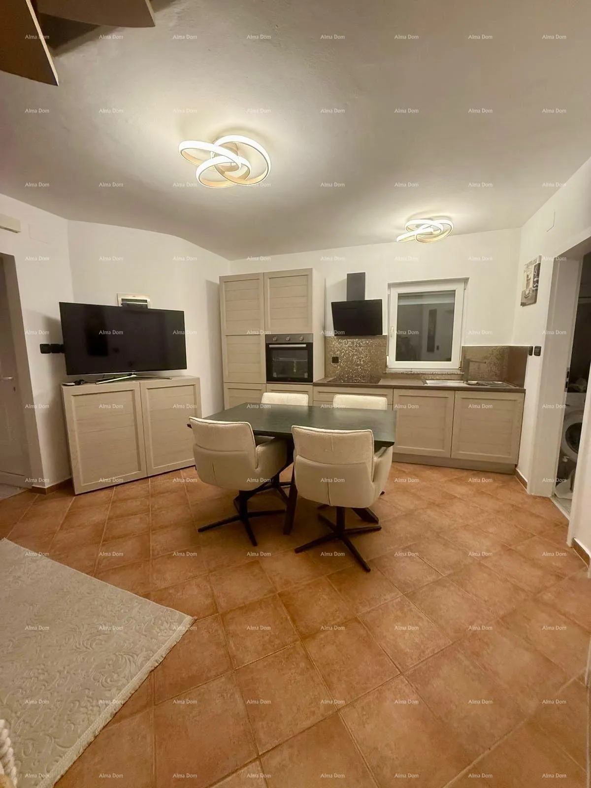 kuća prodaja - renovirana kuća na odličnoj lokaciji s dva apartmana i predivnim pogledom , medulin! - slika 7