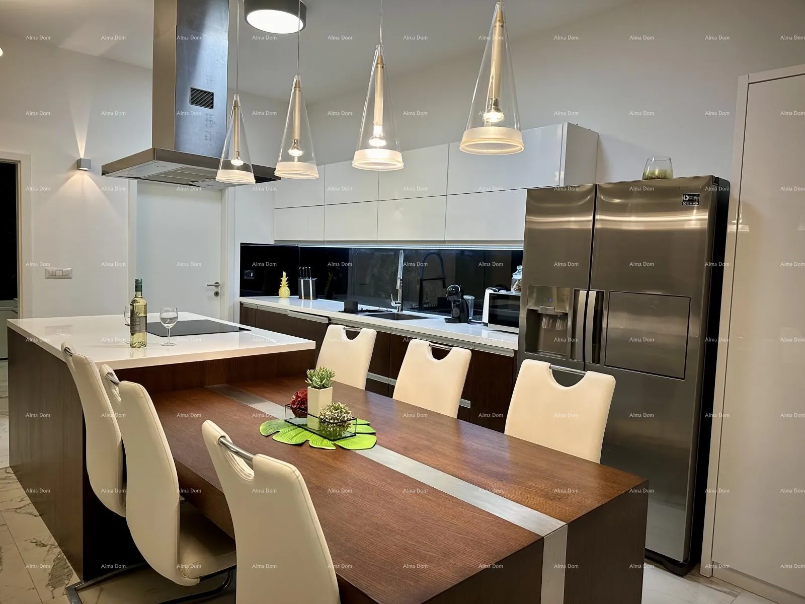 kuća prelijepa kuća s tri etažirana apartmana u staroj jezgri grada, poreč! - slika 7
