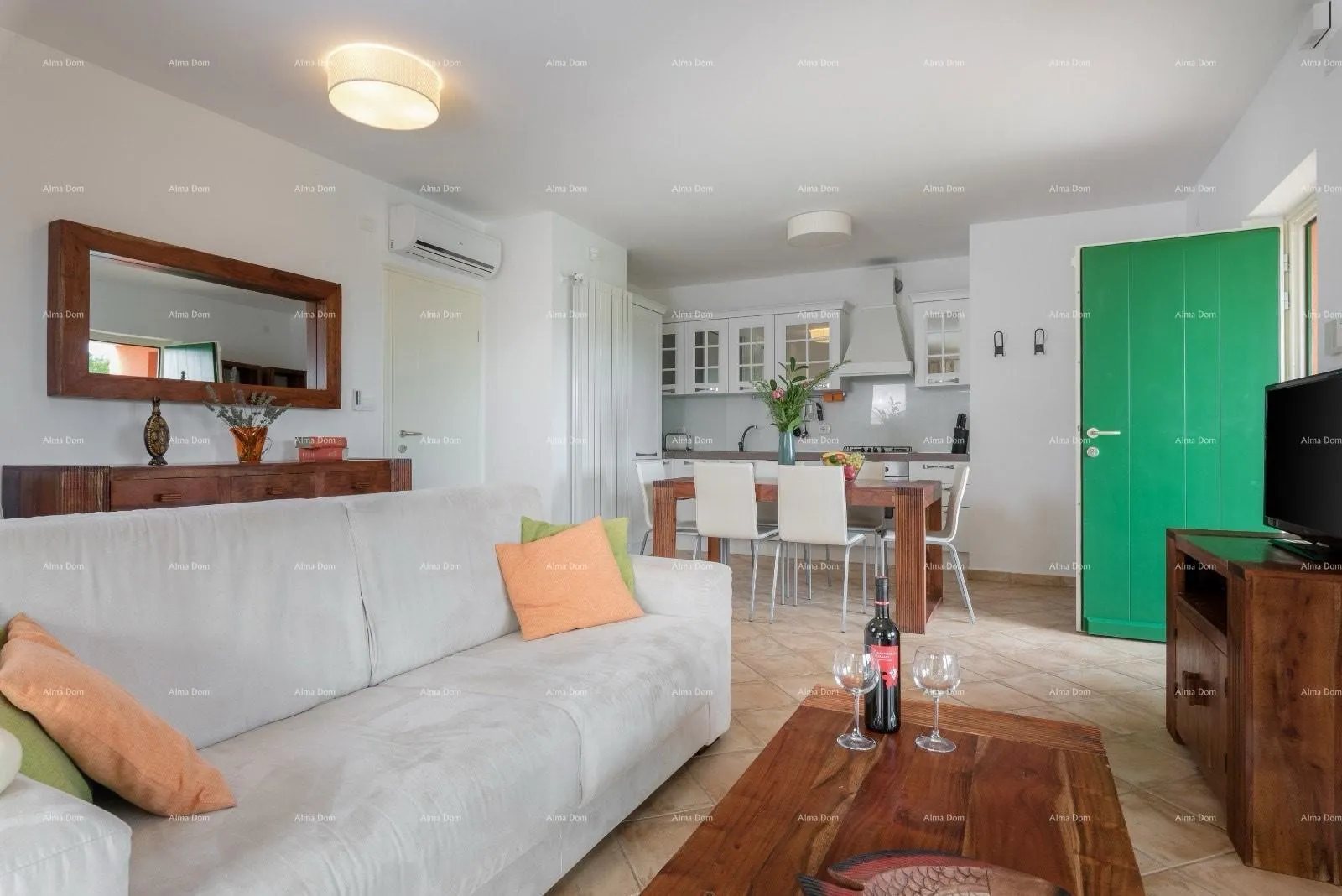 kuća vila s dva apartmana i bazenom, okolica labina - slika 8