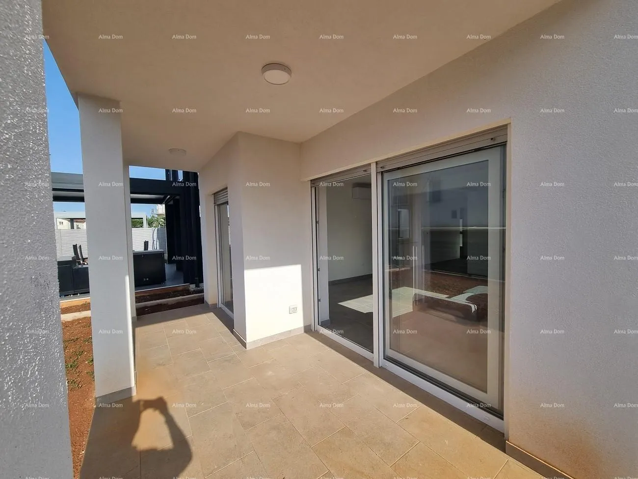 kuća moderna duplex kuća s krovnom terasom i panoramskim pogledom na more - slika 11