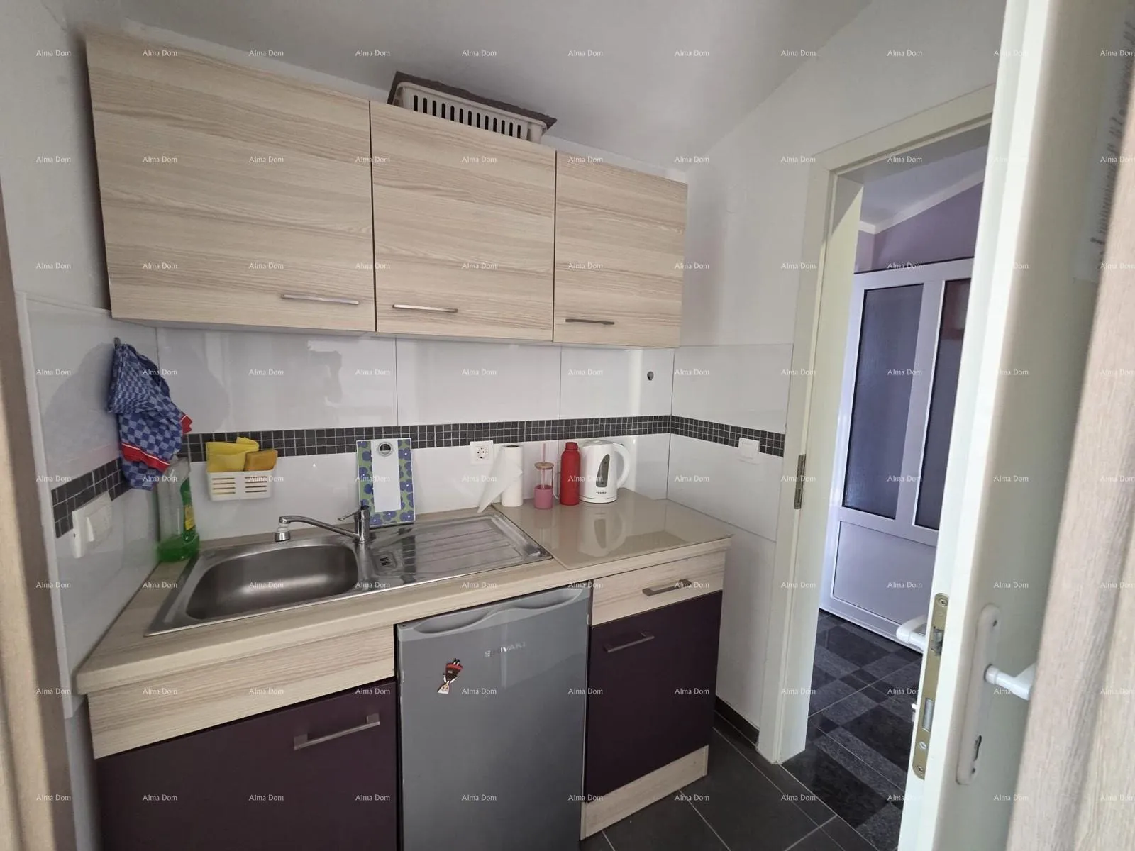 stan štinjan – dva apartmana u istoj zgradi - slika 16