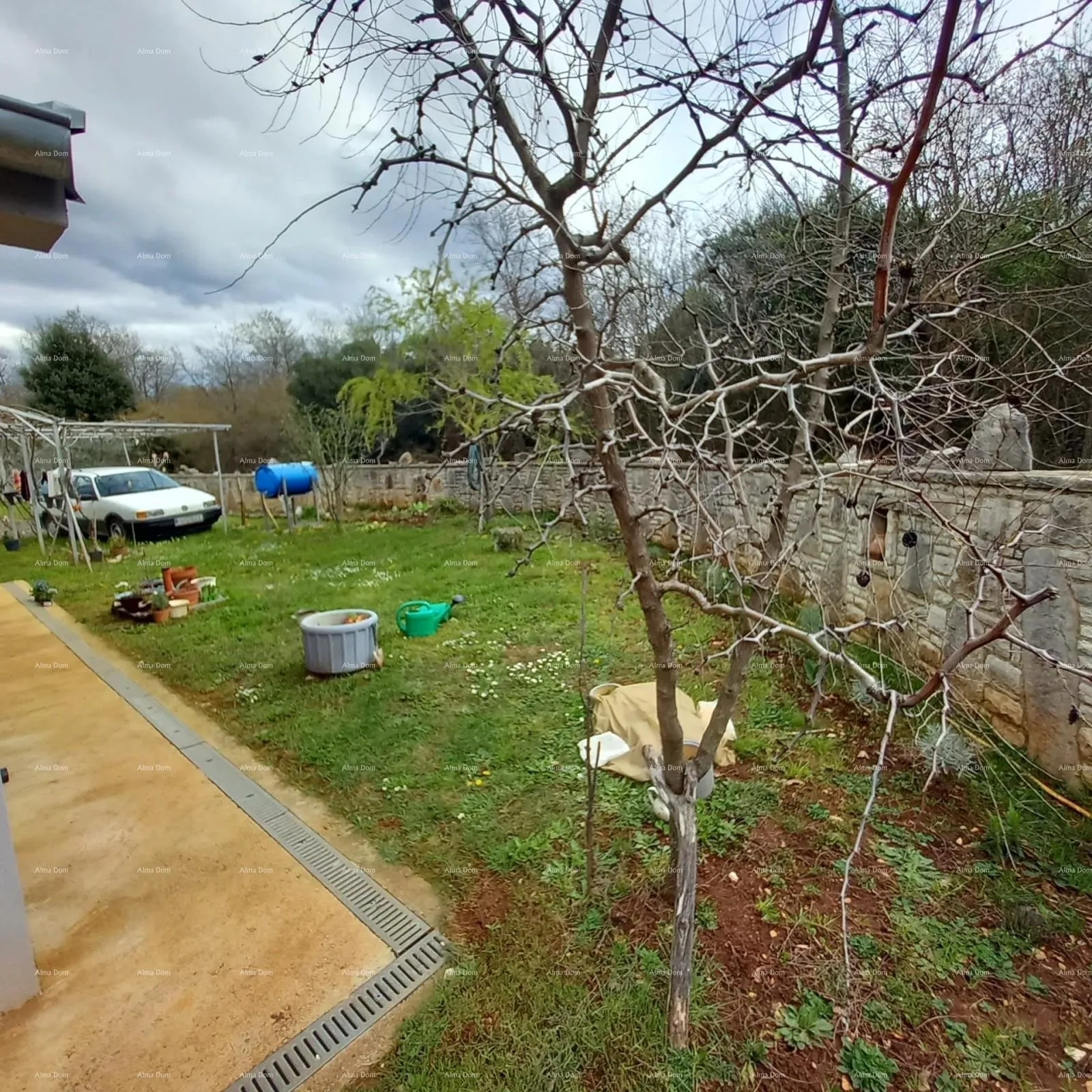kuća samostojeća kuća s pomoćnim objektom i prostranom okućnicom u zapadnoj istri - slika 8