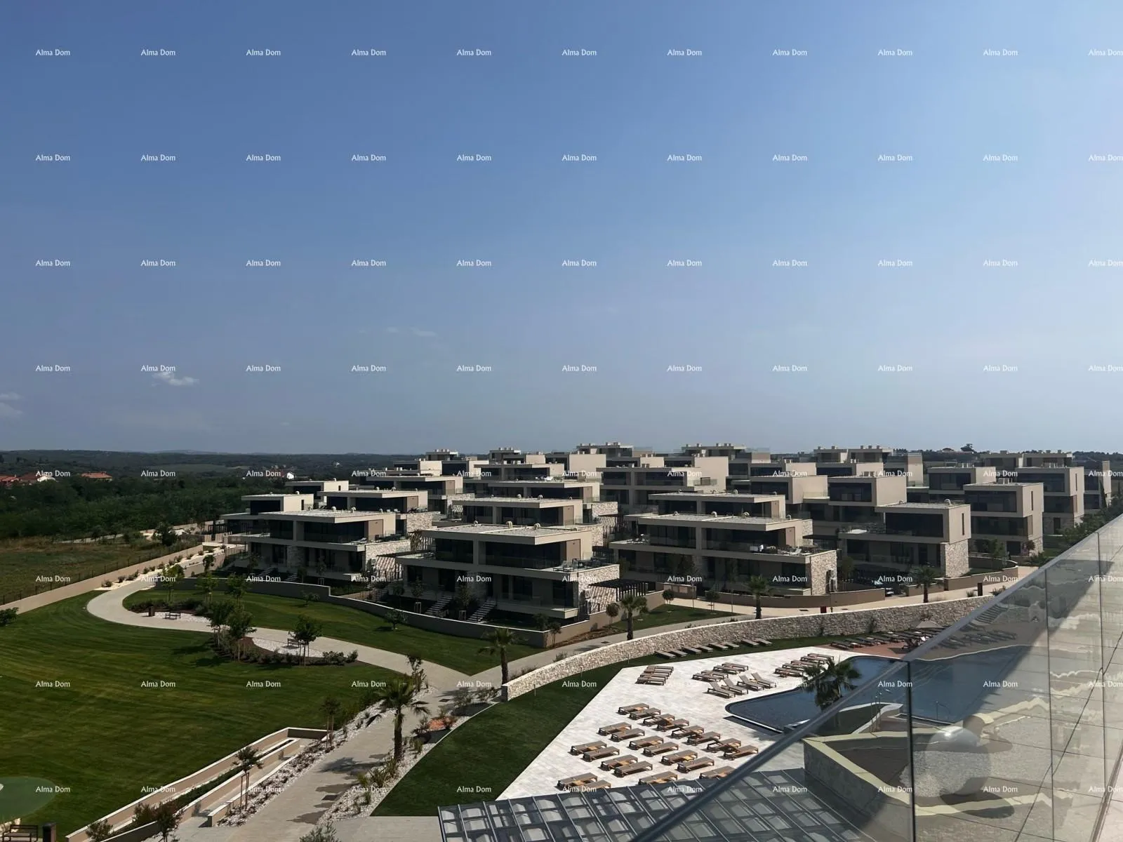 stan umag. alberi. luksuzni resort s krovnim infinity bazenom! - slika 3