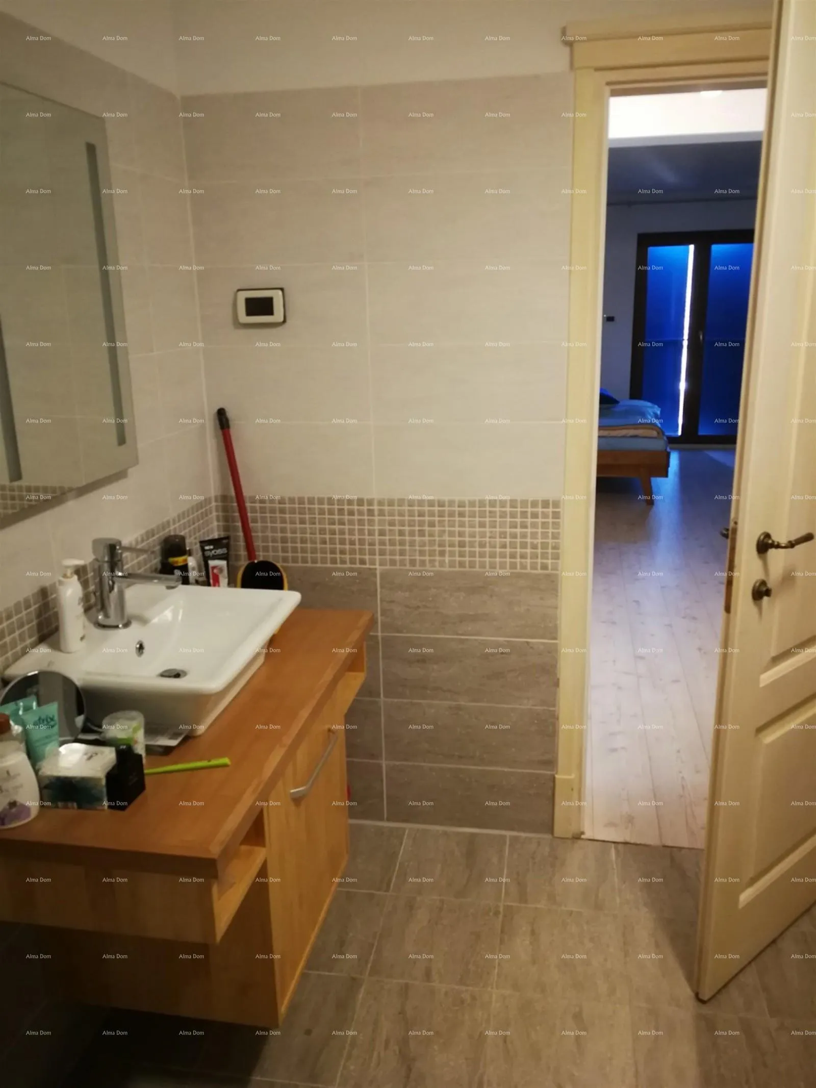 kuća labin okolica, kamena kuća s bazenom i velikom okućnicom - slika 17