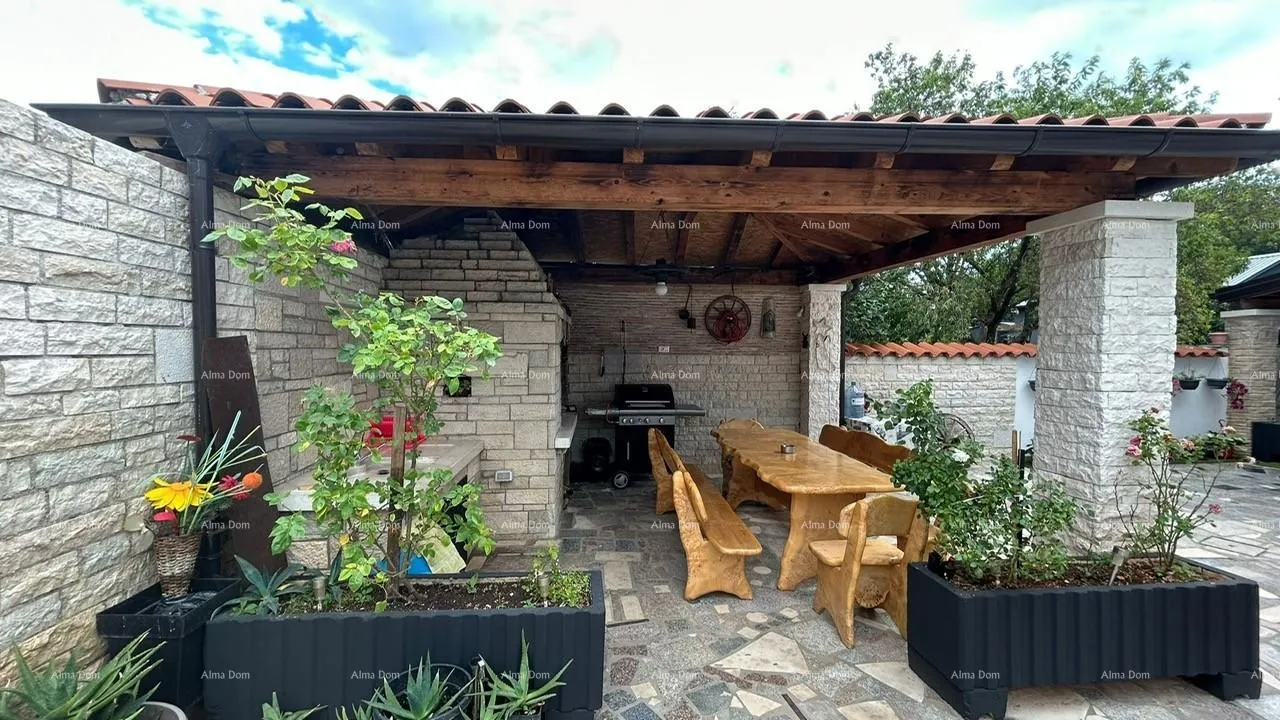 kuća prodajemo kuću sa više apartmana i bazenom. pula veli vrh. - slika 4