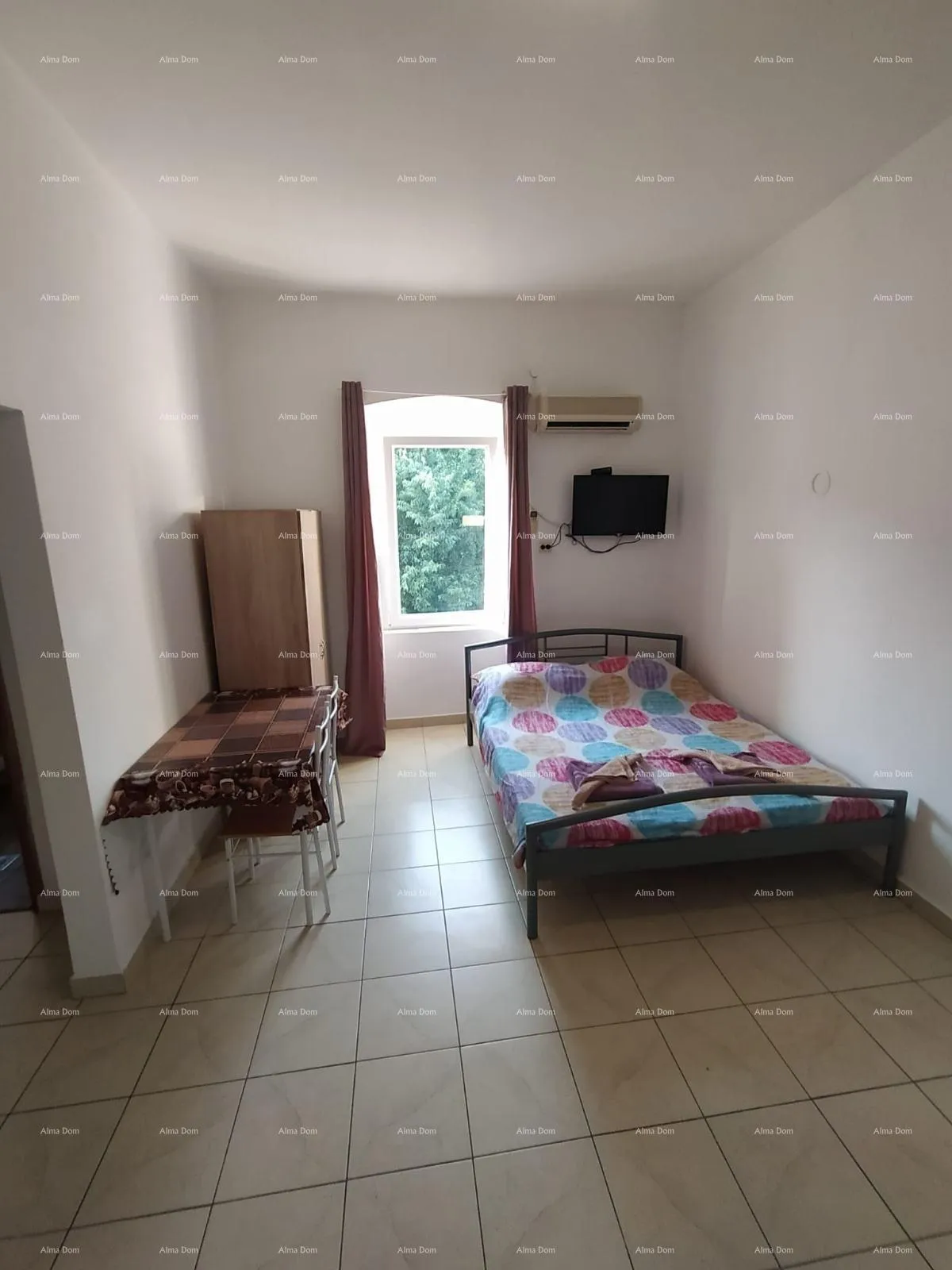stan pula, strogi centar – 90,30 m² | 4 uređena studio apartmana | pogled na zlatna vrata | uhodan turistički posao - slika 2