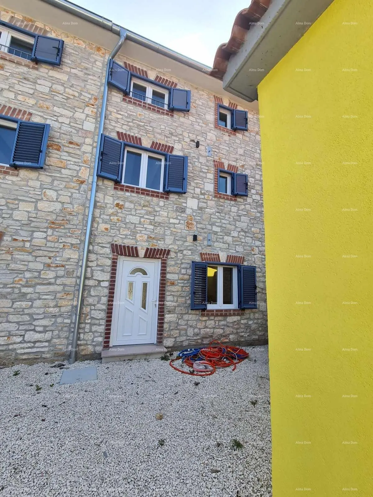 kuća renovirana kamena kuća s bazenom – mirno selo blizu svetvinčenta - slika 3