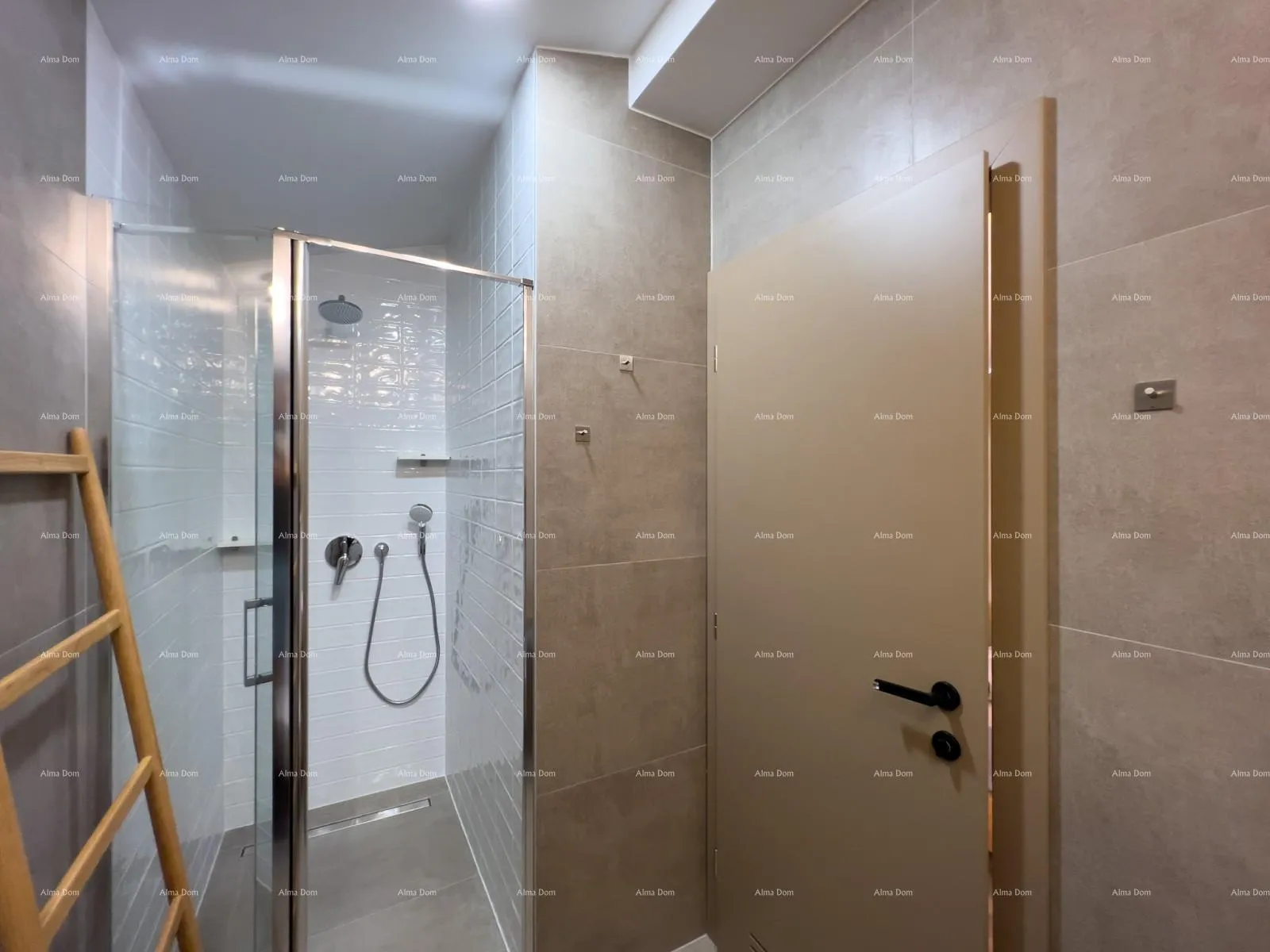 poslovni prostor potpuno nov bed and breakfast u centru pule! - slika 32