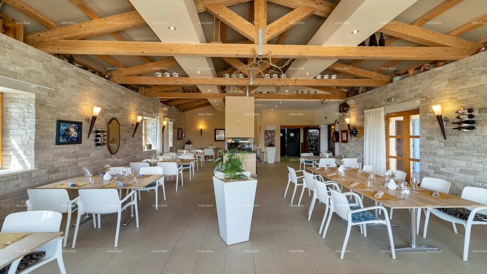 poslovni prostor hotel i restoran. blizina grada pule. veliki građevinski teren uz hotel, mogućnost gradnje vile. - slika 9