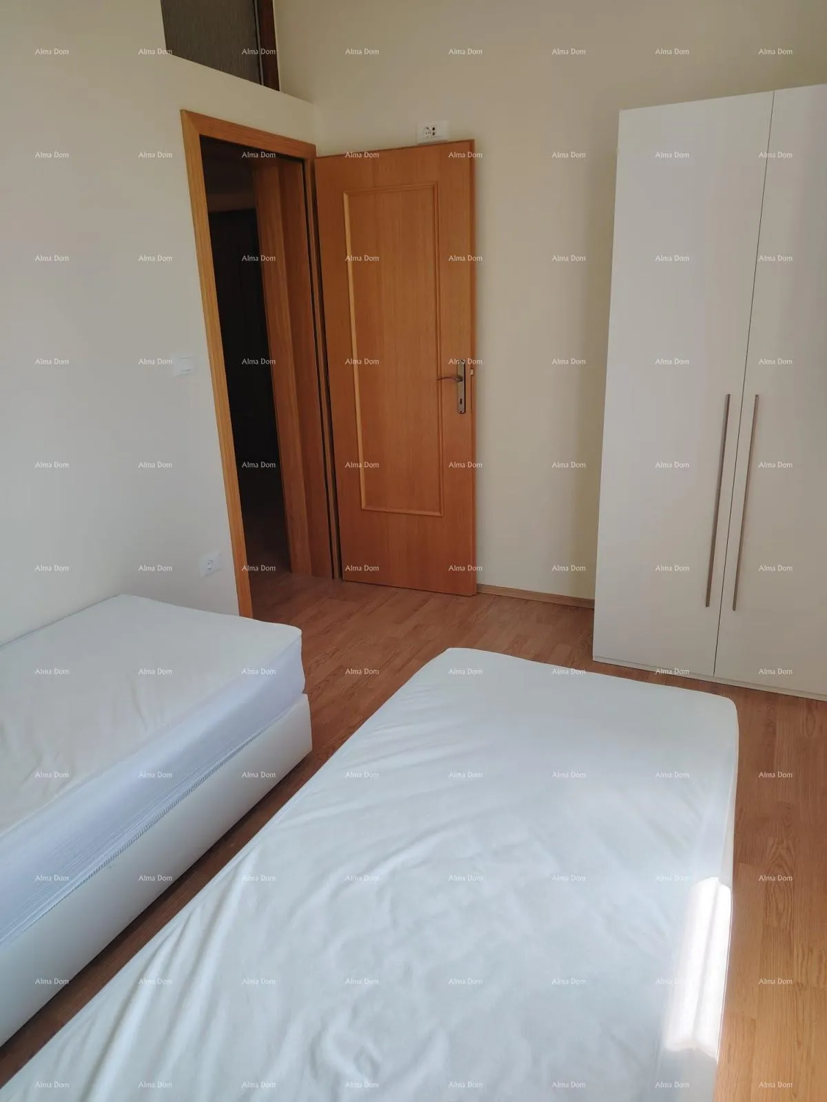 stan trosoban stan odmah do mora, premantura - slika 31