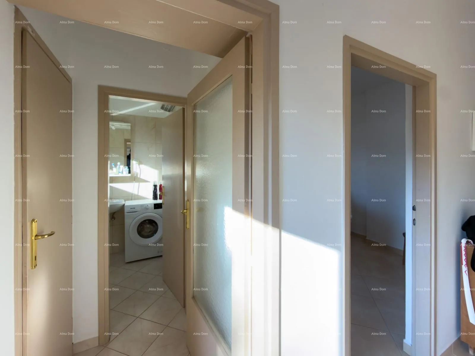 kuća pula – stoja dvojna kuća s dvije stambene jedinice, 50 m od mora - slika 15