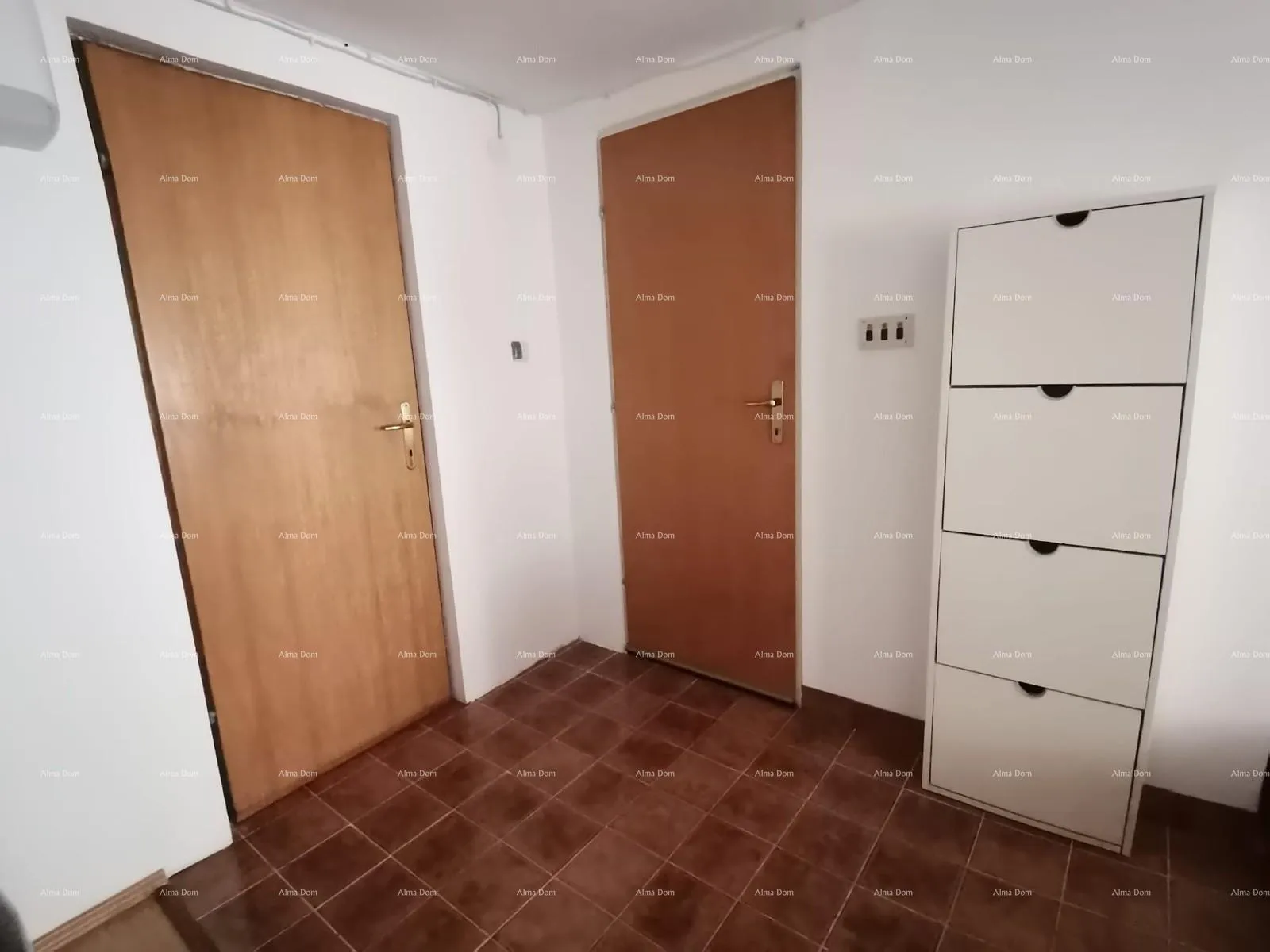 kuća prodaja kuće na tri etaže, medulin! - slika 6