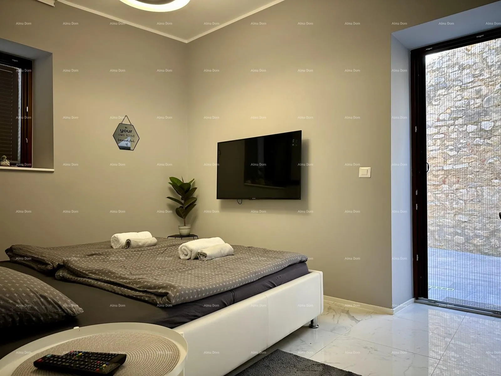 kuća prelijepa kuća s tri etažirana apartmana u staroj jezgri grada, poreč! - slika 16