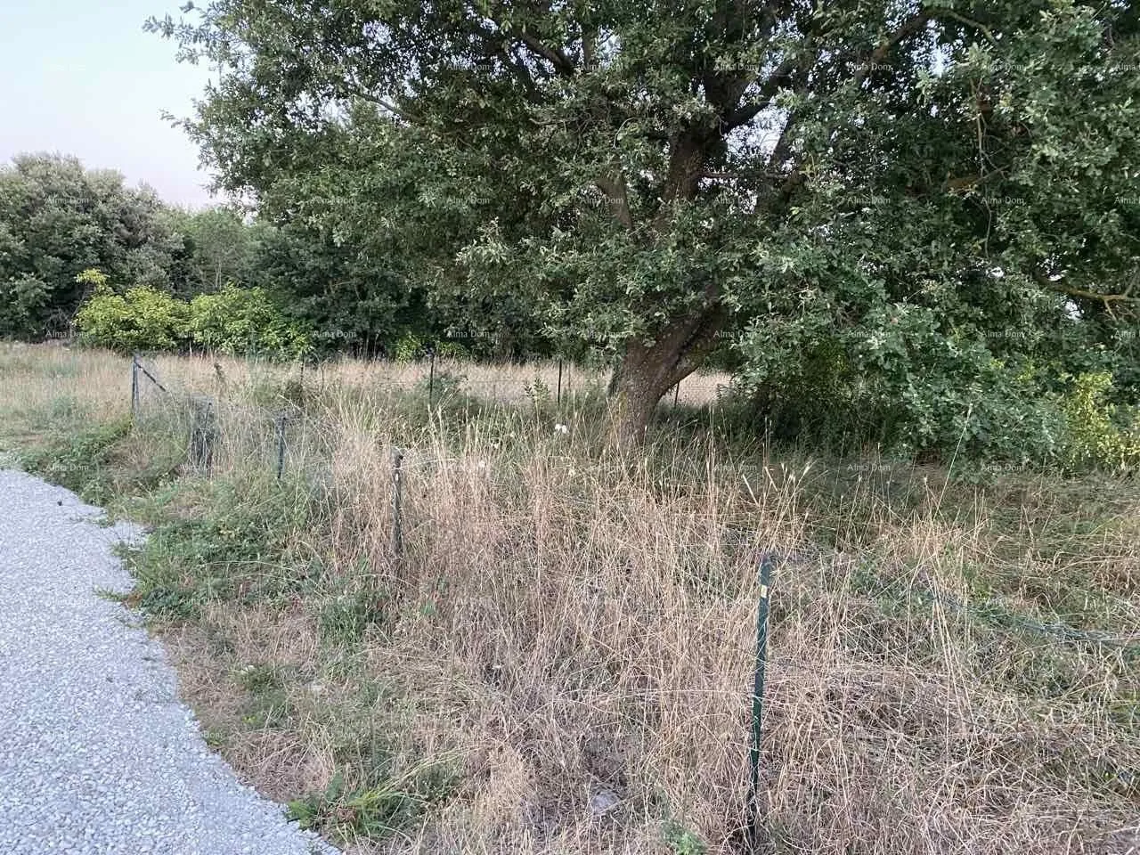 građevinsko zemljište medulin - prodaje se građevinska parcela, 634 m2 - slika 2