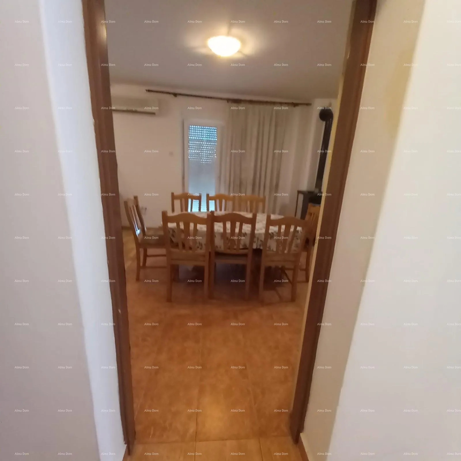 kuća prodaja, ližnjan , kuća u nizu sa tri apartmana. - slika 36