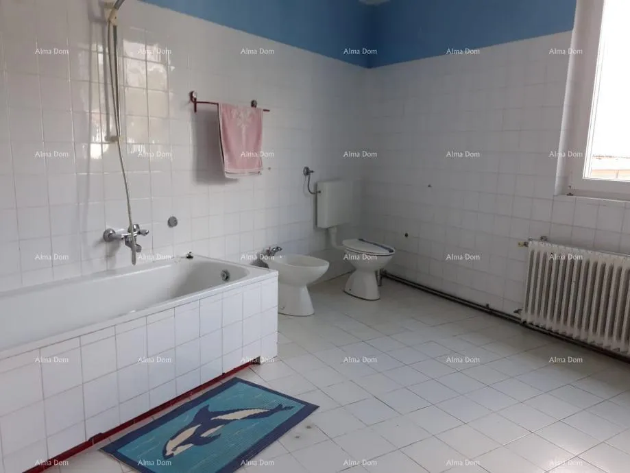 kuća prodajemo kamenu kuću u centru brtonigle! - slika 11