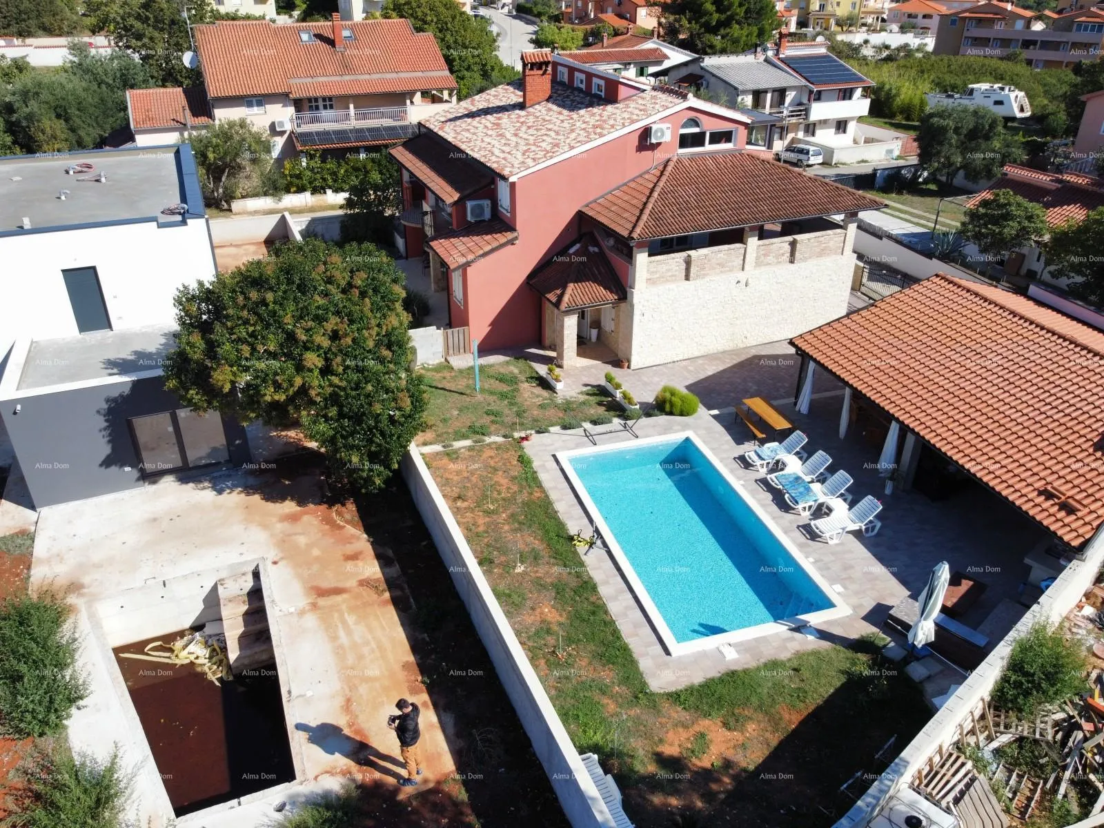 kuća ližnjan – apartmanska kuća s bazenom, 460 m². - slika 6