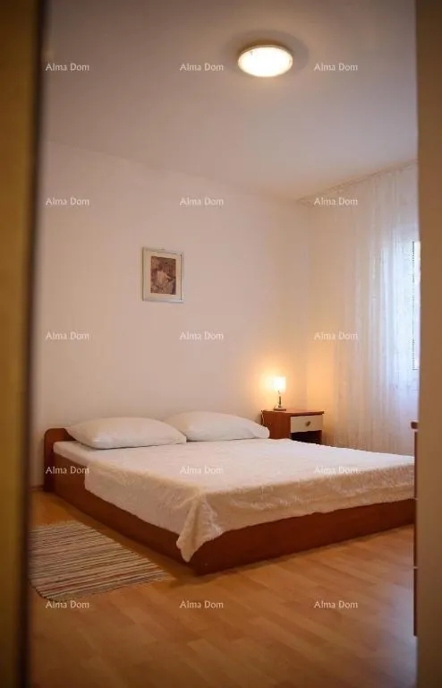 kuća prostrana kuća u premanturi s pet spavaćih soba i vrtom, idealna za obitelj ili investiciju - slika 7