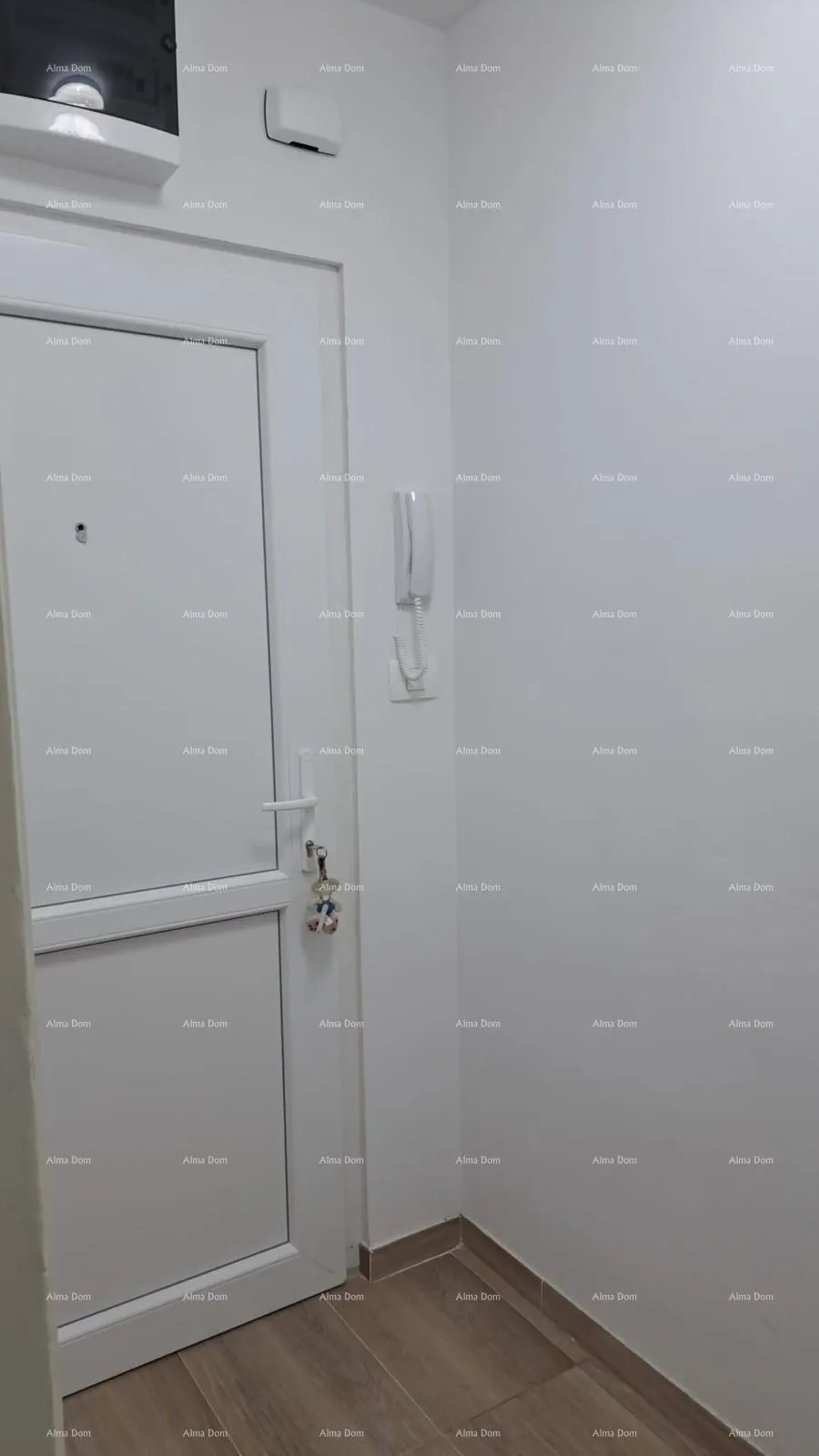 stan prodaje se lijep stan u puli – 33.20m². blizina caffe bara - slika 6