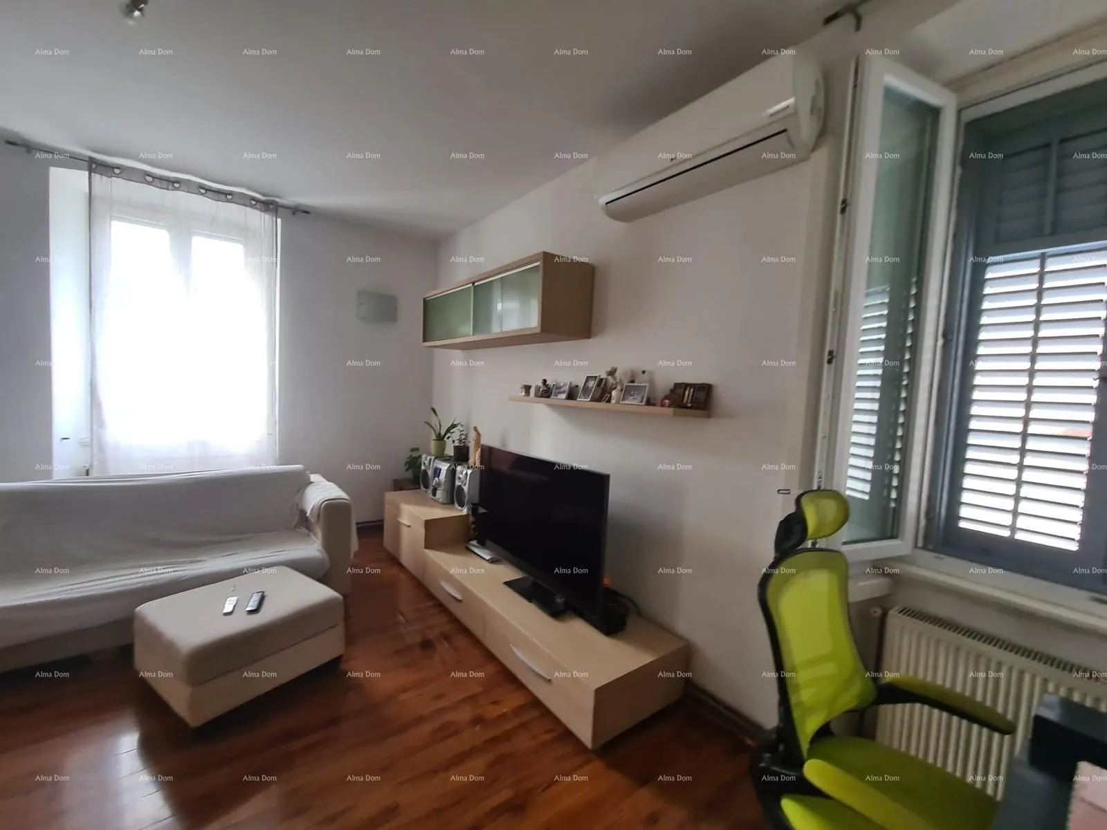 stan prostran trosobni stan površine 81 m², neposredna blizina suda, pula veruda - slika 4