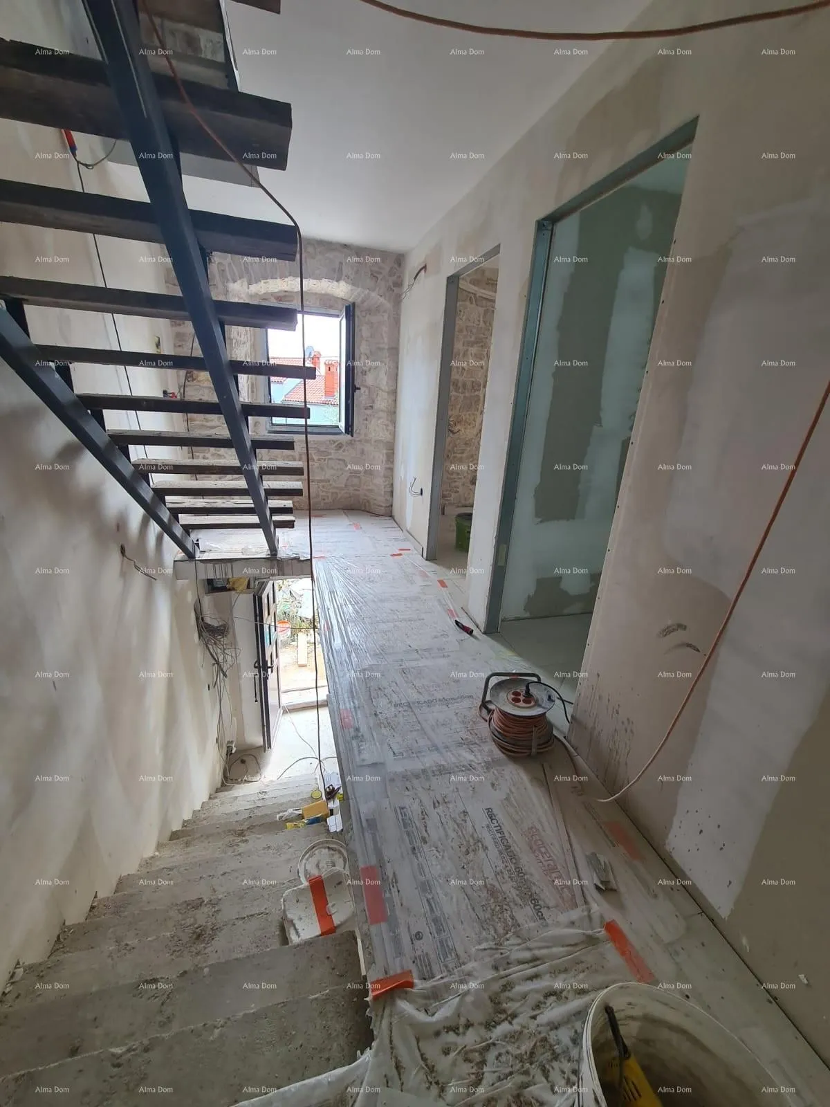 kuća prodaje se kuća s konobom u fazi renovacije, krnica! - slika 21