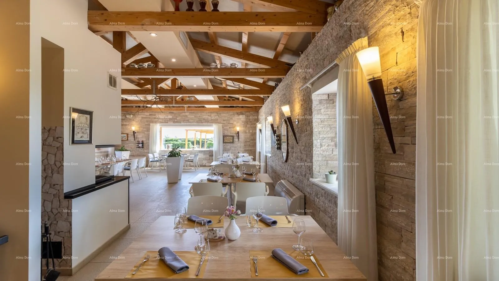 poslovni prostor hotel i restoran. blizina grada pule. veliki građevinski teren uz hotel, mogućnost gradnje vile. - slika 8