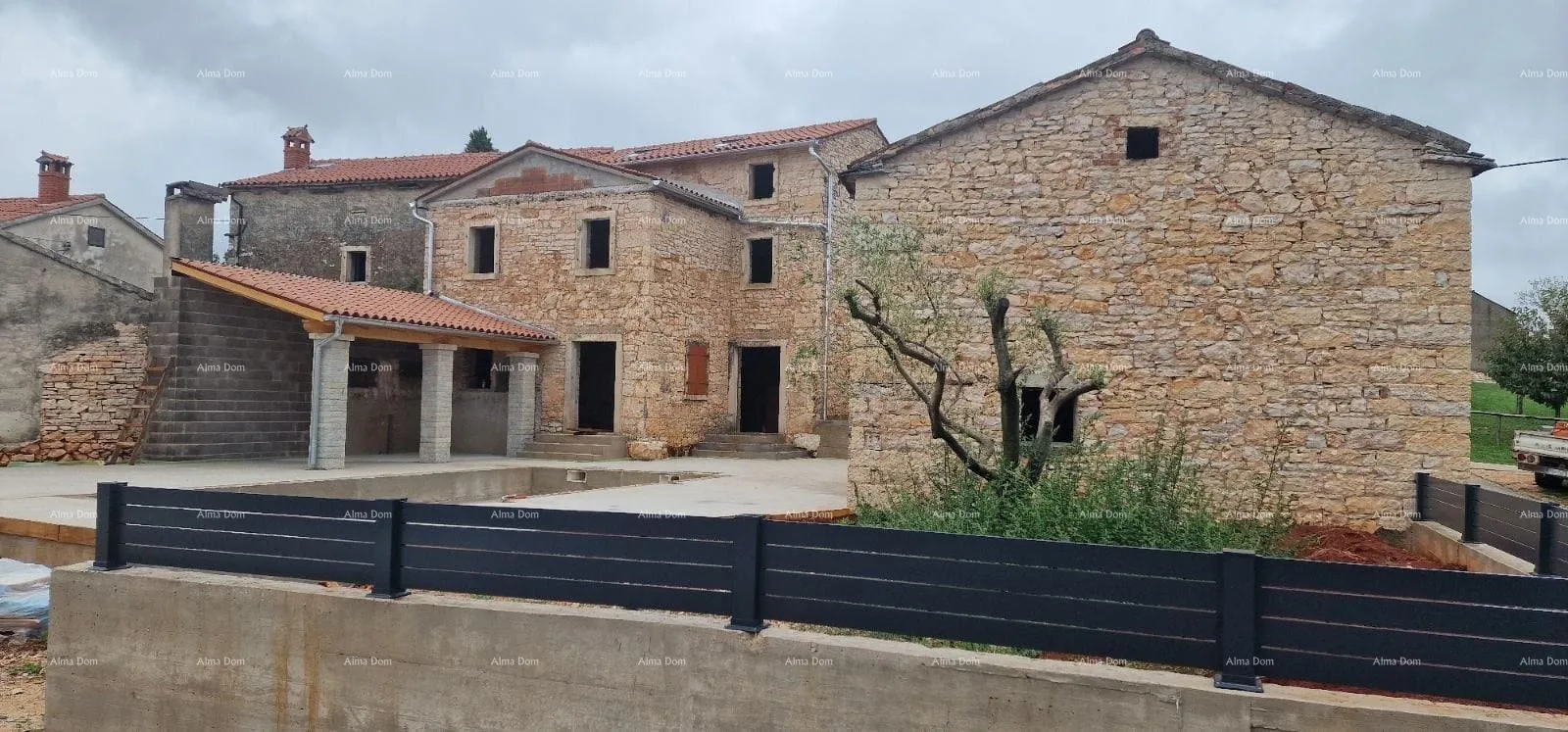 kuća prodaje se kuća u renovaciji – žminj - slika 4