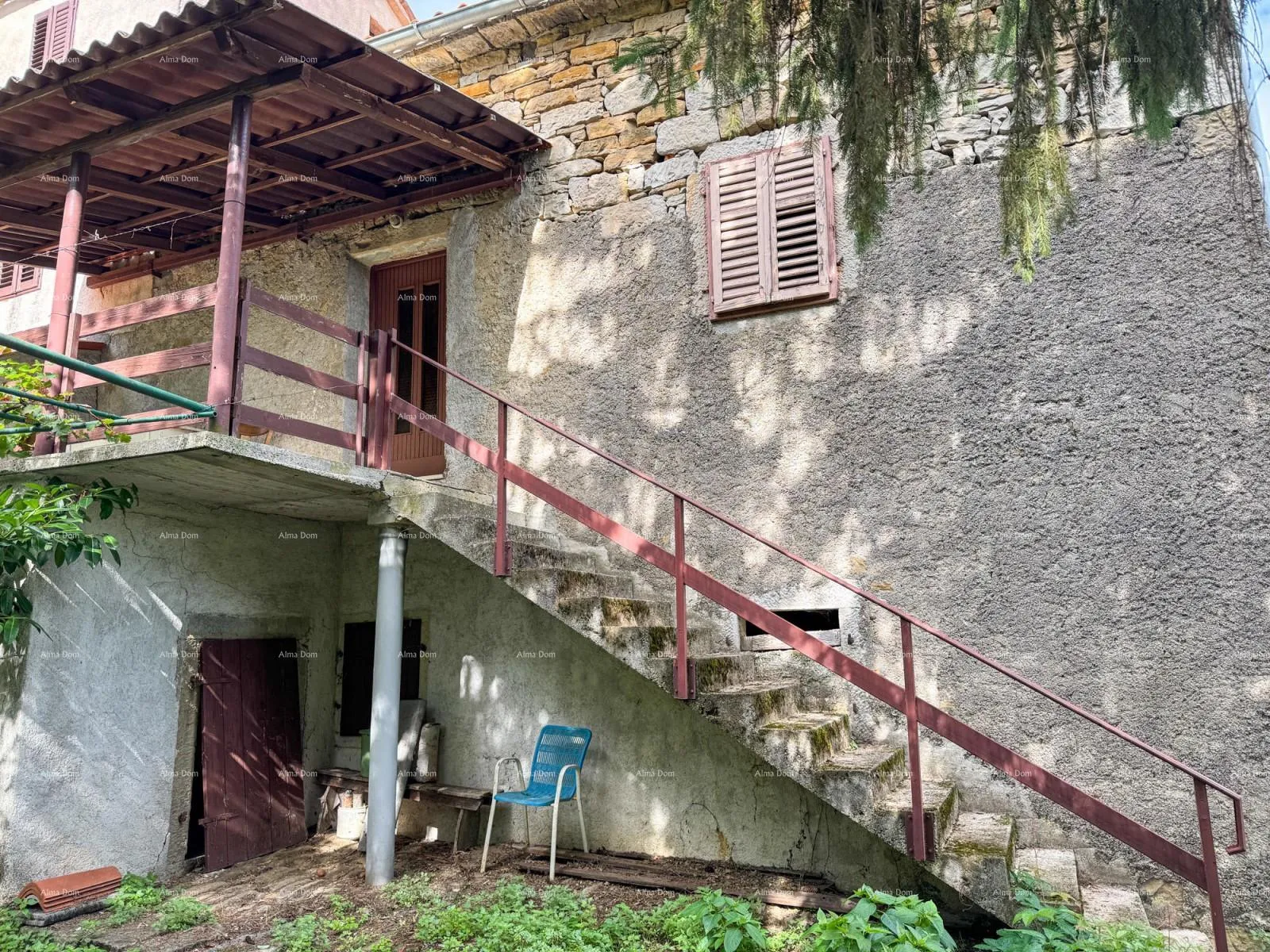 kuća prodaja- kamena istarska kuća s građevinskim zemljištem, u manjem mjestu, blizina buzeta! - slika 2