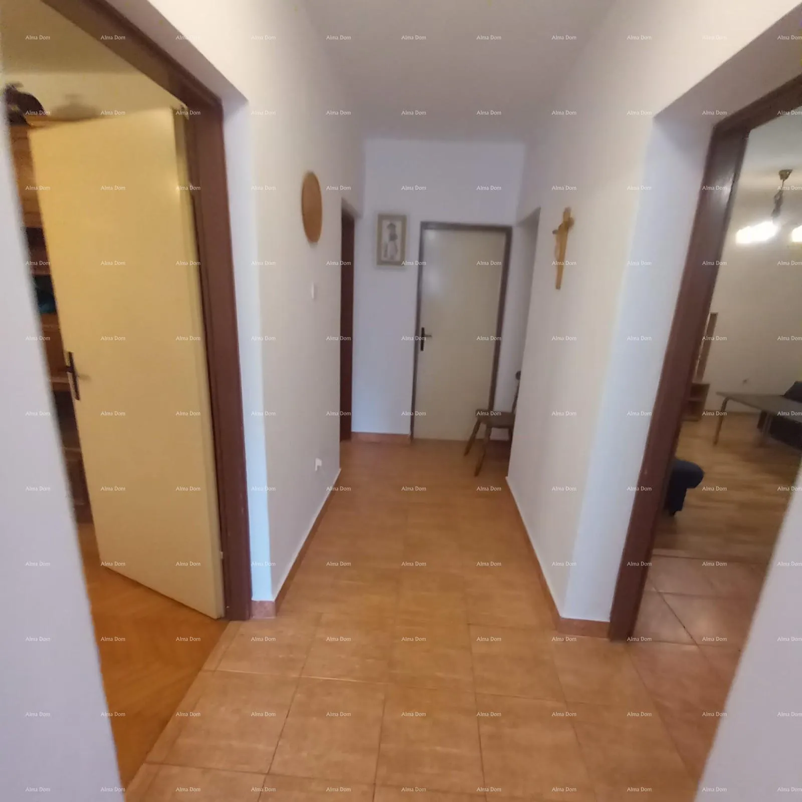 kuća prodaja, ližnjan , kuća u nizu sa tri apartmana. - slika 30