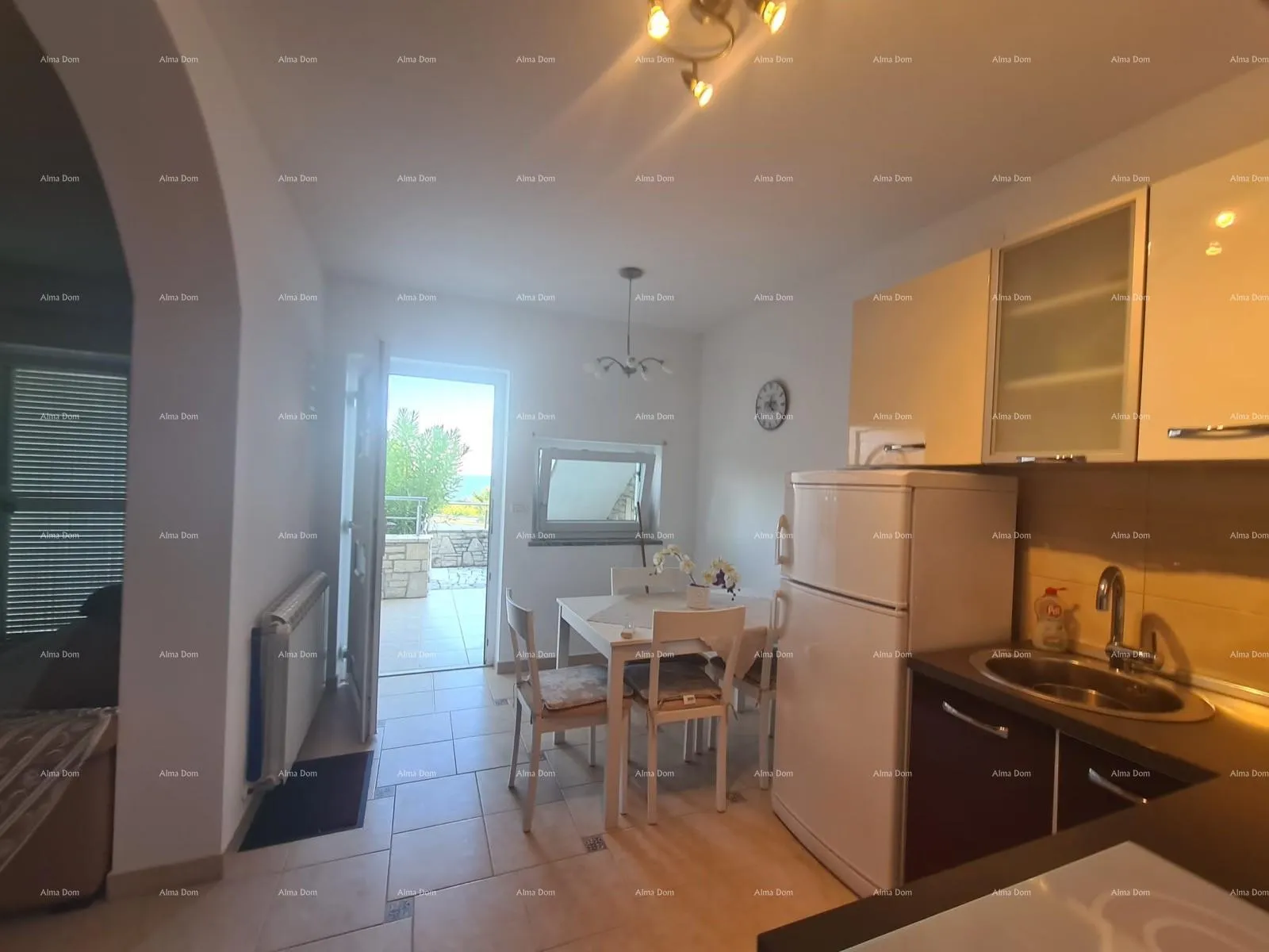 stan prodaje se šarmantan stan u prizemlju, 60 m², duga uvala - slika 2