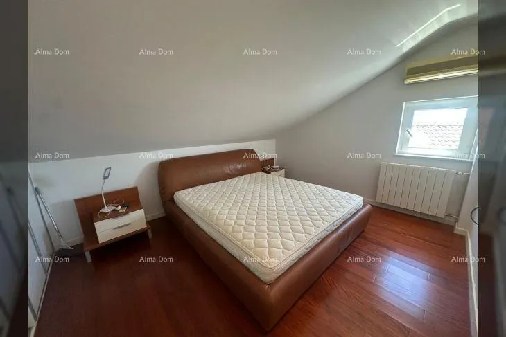 stan poreč – prostrani penthouse s velikom terasom i pogledom na more - slika 10