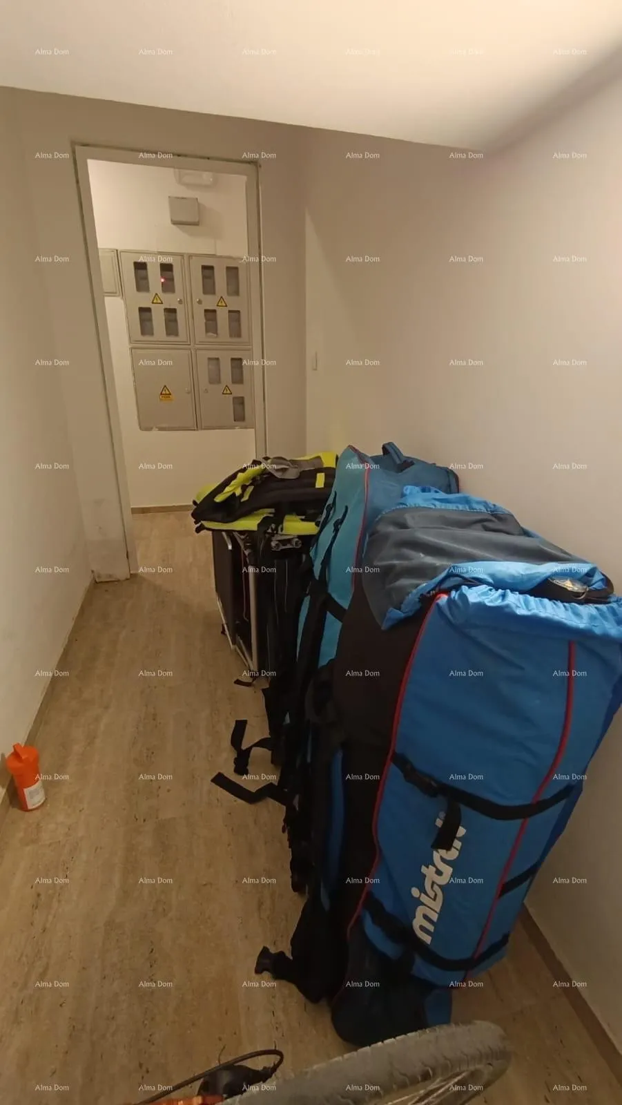 stan apartman s terasom, parkirnim mjestom i zajedničkim bazenom – premantura - slika 19