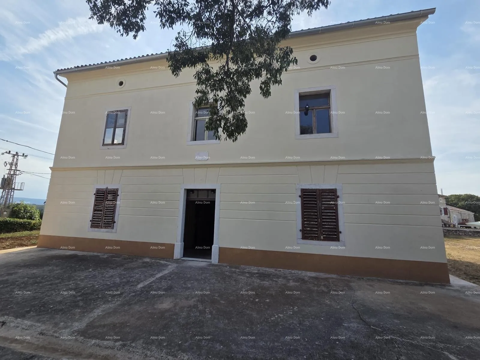 Kuća KUĆA U MUTVORANU – 300+ m² I ZEMLJIŠTE 2.980 m² - Marčana