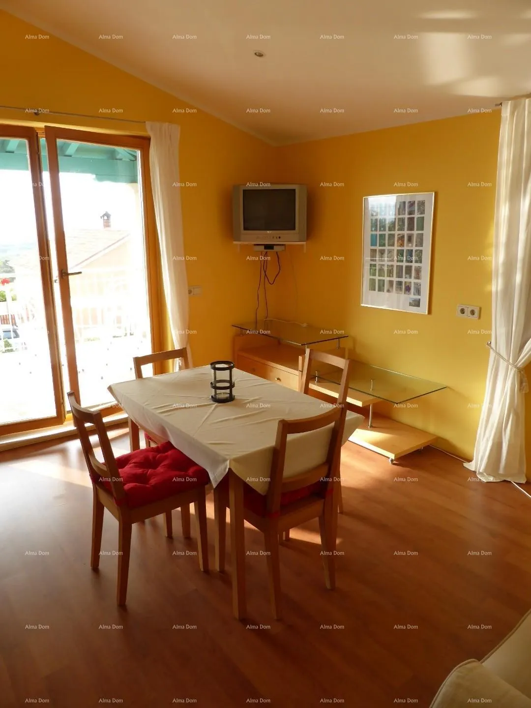 kuća prodaje se vila, blizina marčane. - slika 14