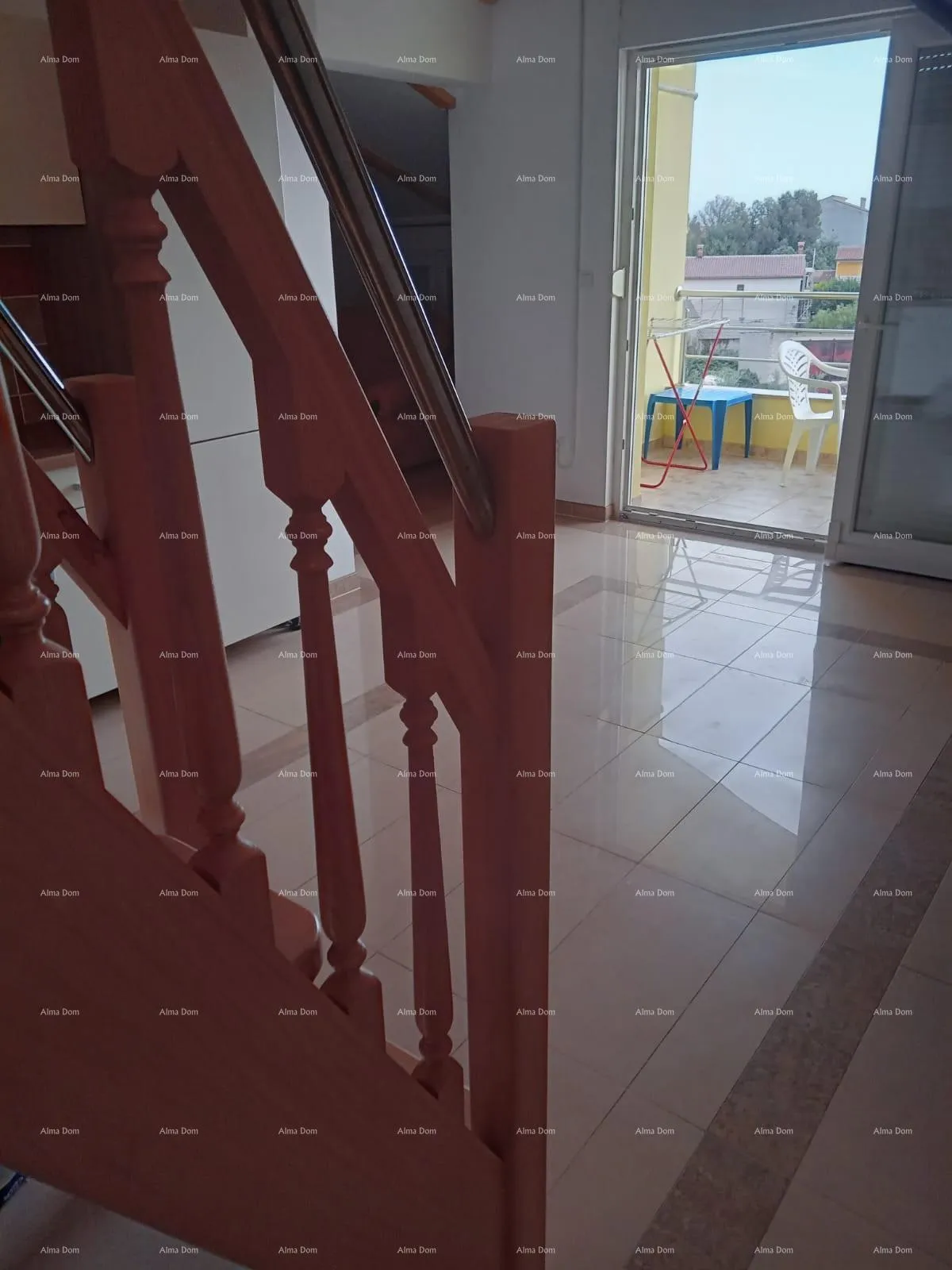 stan prodaja velikog, lijepo uređenog, namještenog stana sa pogledom na more, ližnjan! - slika 13